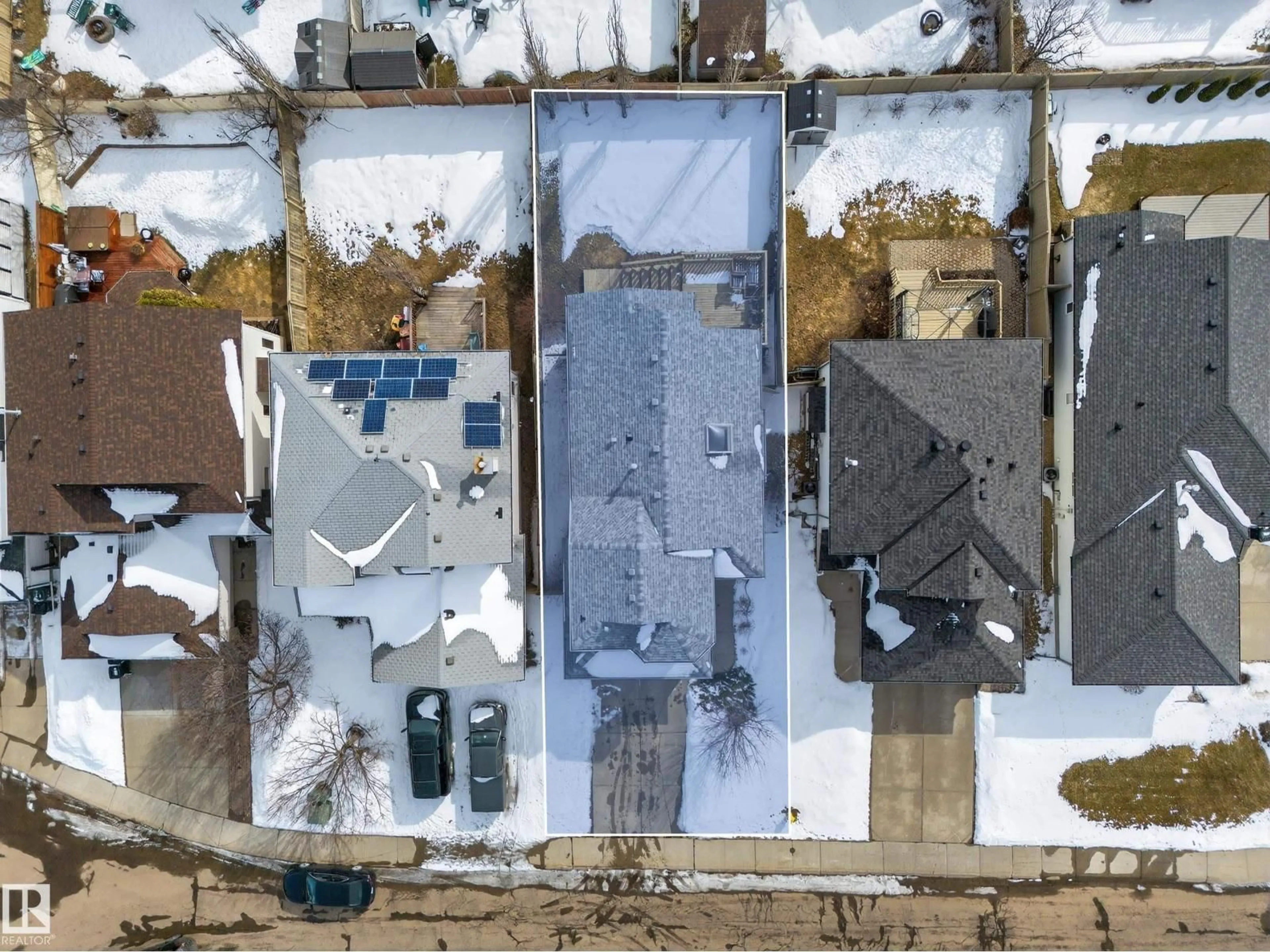 A pic from outside/outdoor area/front of a property/back of a property/a pic from drone, street for 105 FOXBORO TC, Sherwood Park Alberta T8A6C8