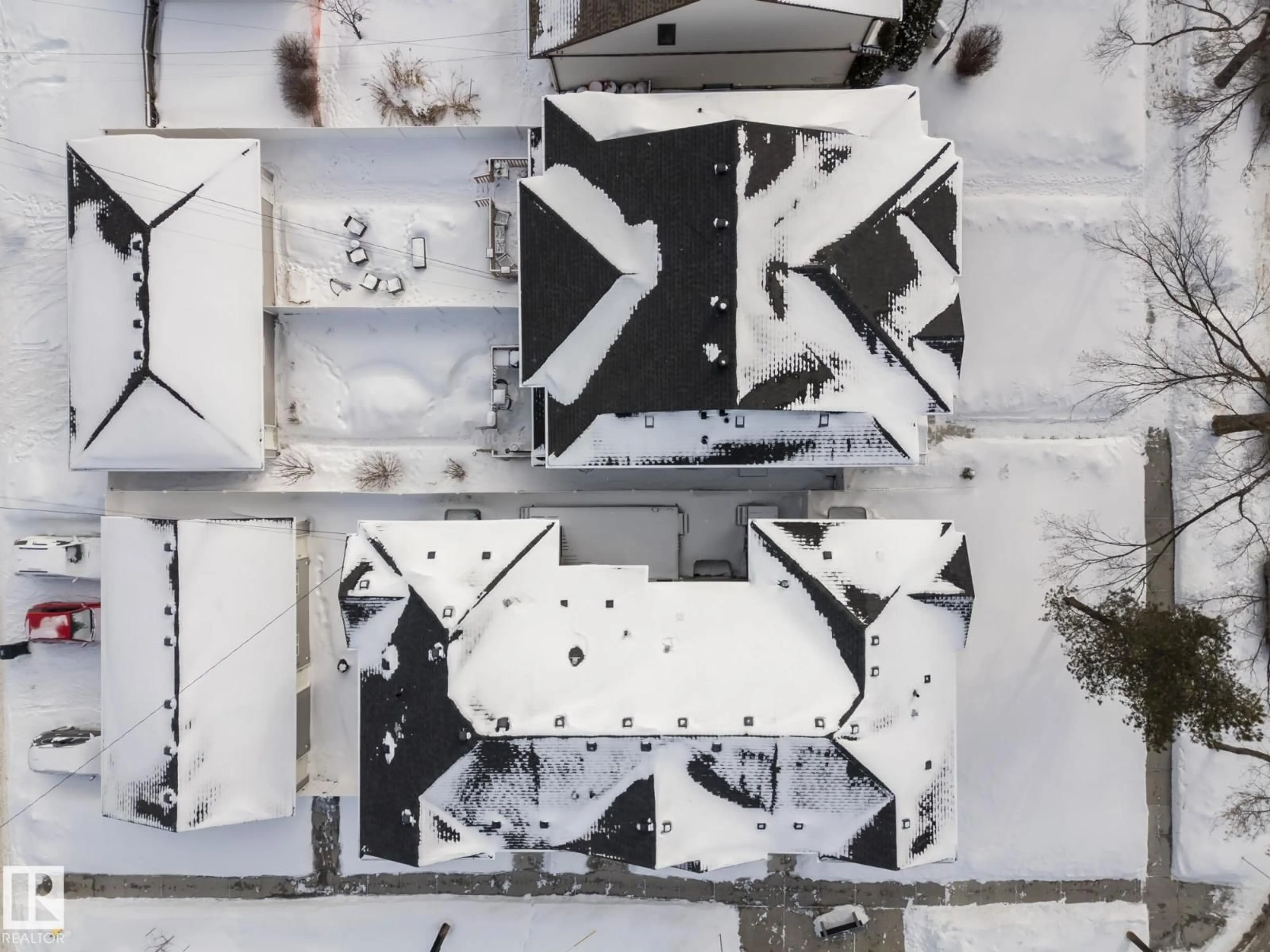 A pic from outside/outdoor area/front of a property/back of a property/a pic from drone, street for 12137 103 ST, Edmonton Alberta T5G2J8