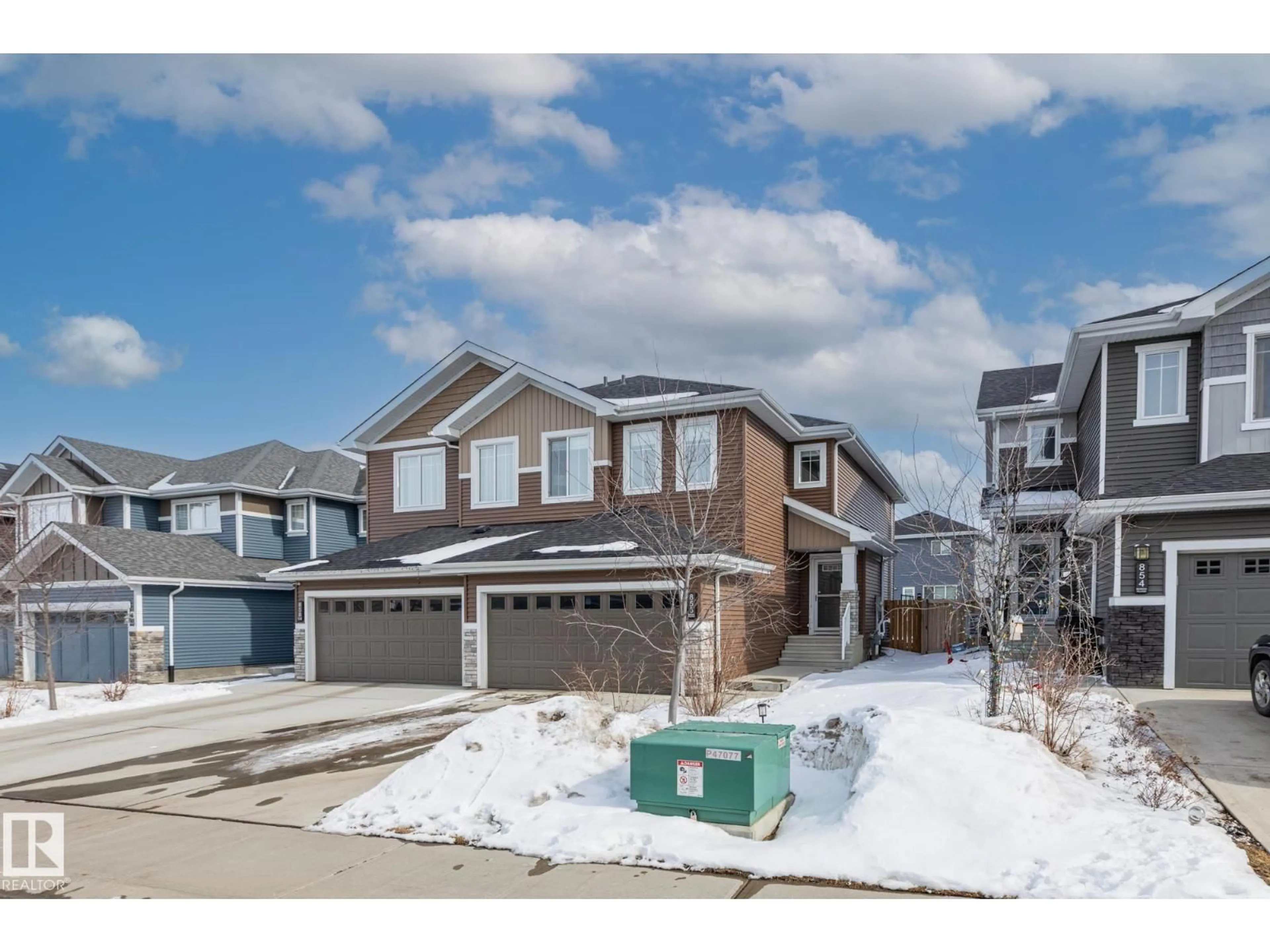 A pic from outside/outdoor area/front of a property/back of a property/a pic from drone, street for 856 EBBERS CR, Edmonton Alberta T5Y3V2