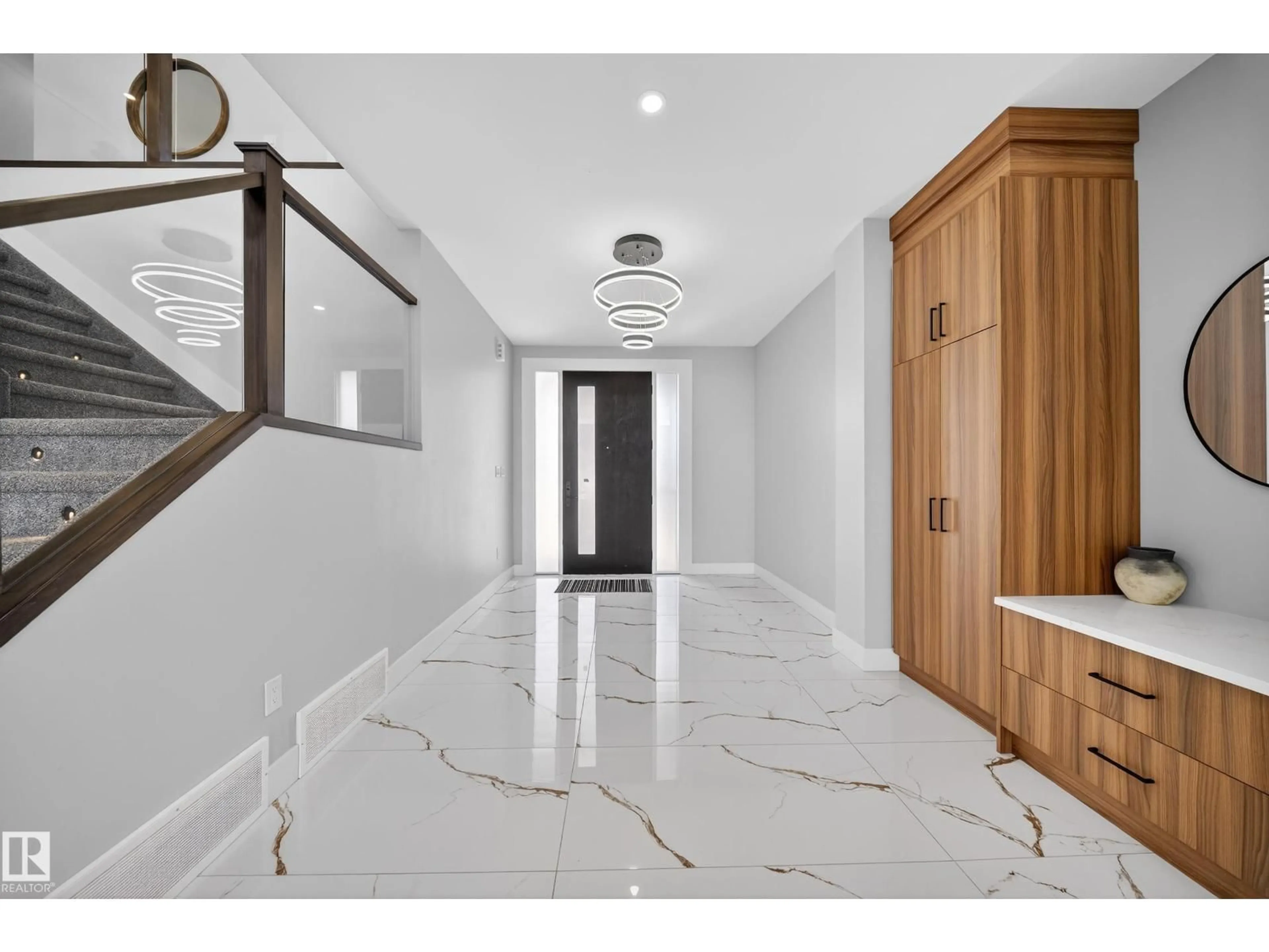 Indoor entryway for 6614 39 AV, Beaumont Alberta T4X0G7