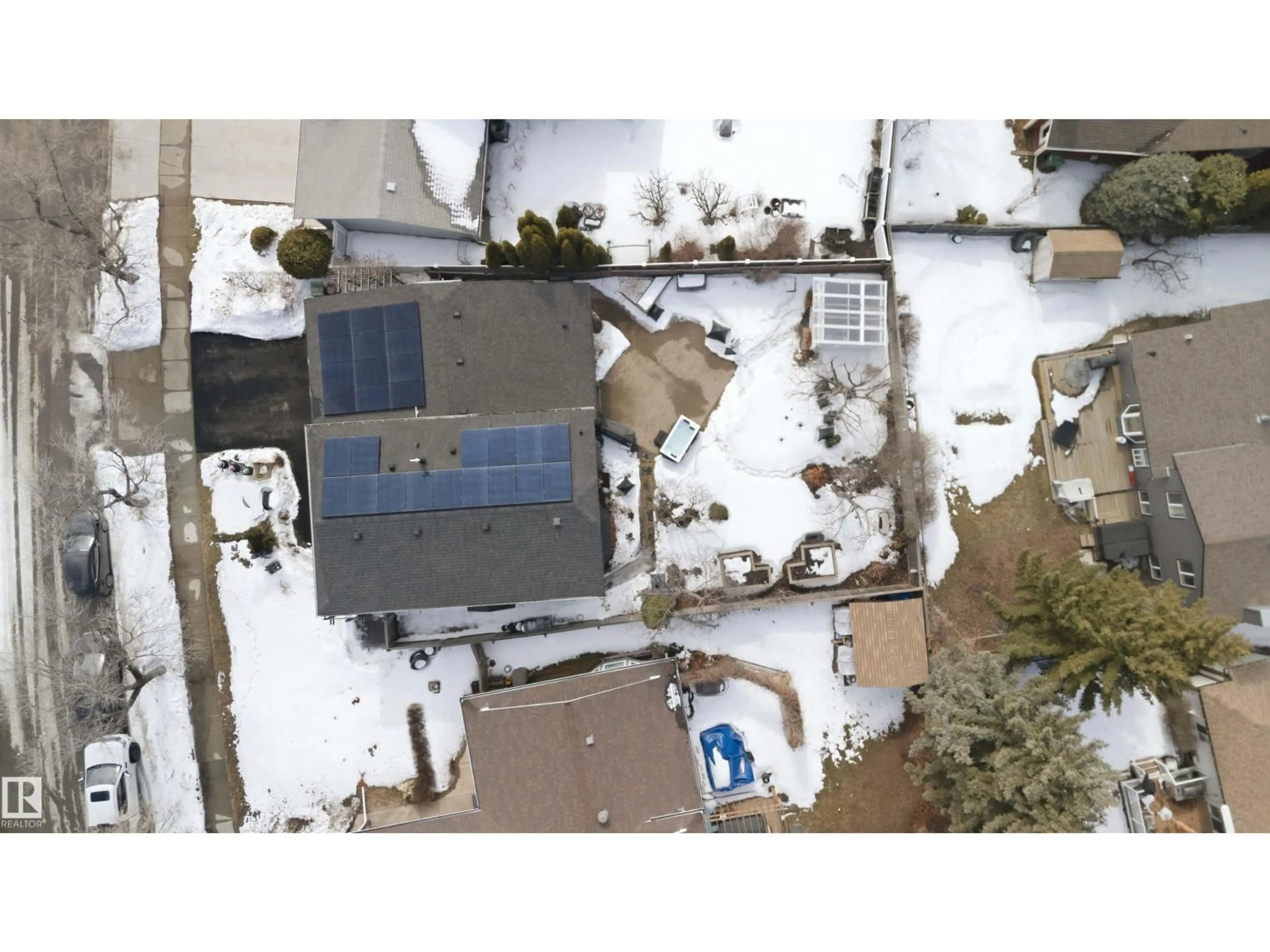 A pic from outside/outdoor area/front of a property/back of a property/a pic from drone, street for 58 PATTERSON CR, St. Albert Alberta T8N4T7