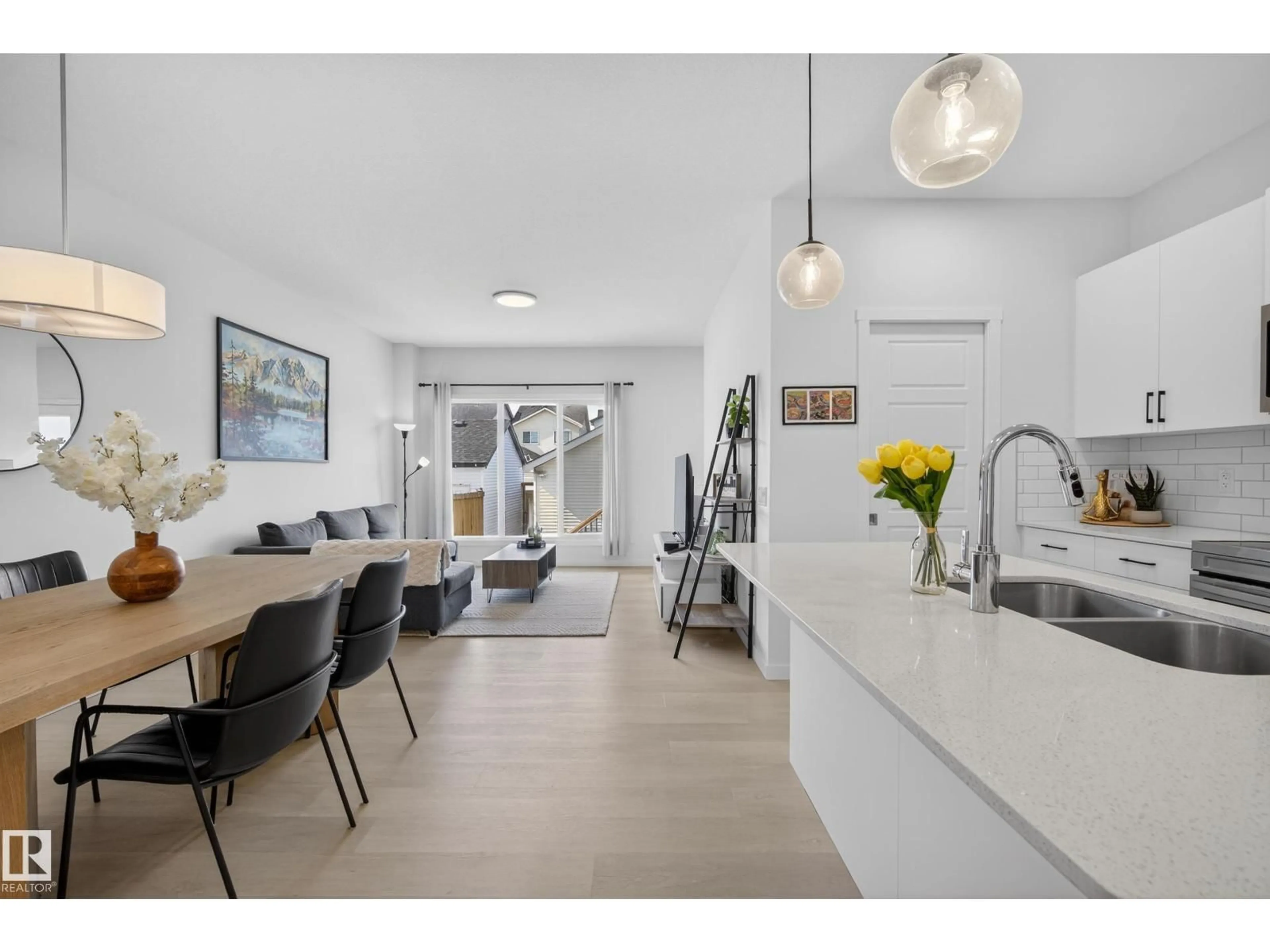 Open concept kitchen, unknown for 3670 ERLANGER RD, Edmonton Alberta T6M1J6