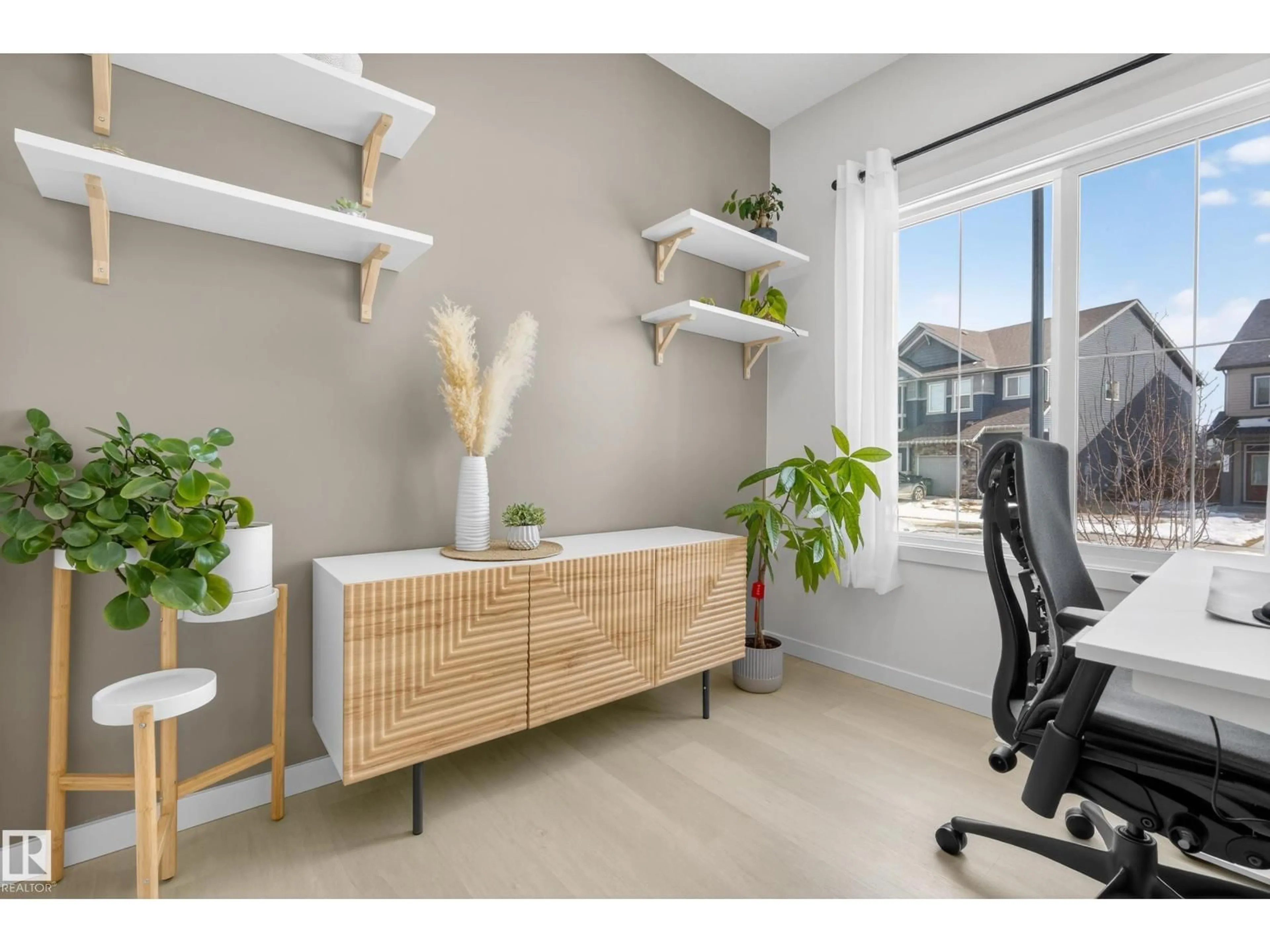 A pic of a room for 3670 ERLANGER RD, Edmonton Alberta T6M1J6