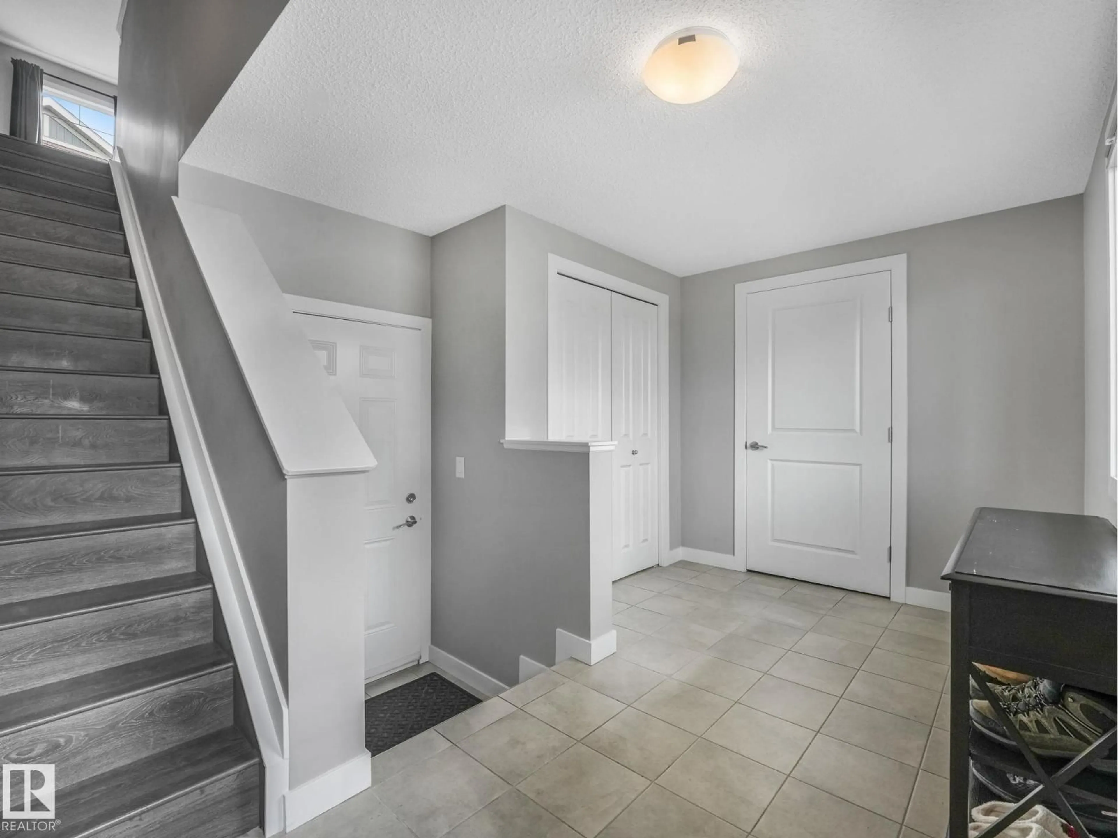 Indoor entryway for #23 - 13139 205 ST, Edmonton Alberta T5S0N1