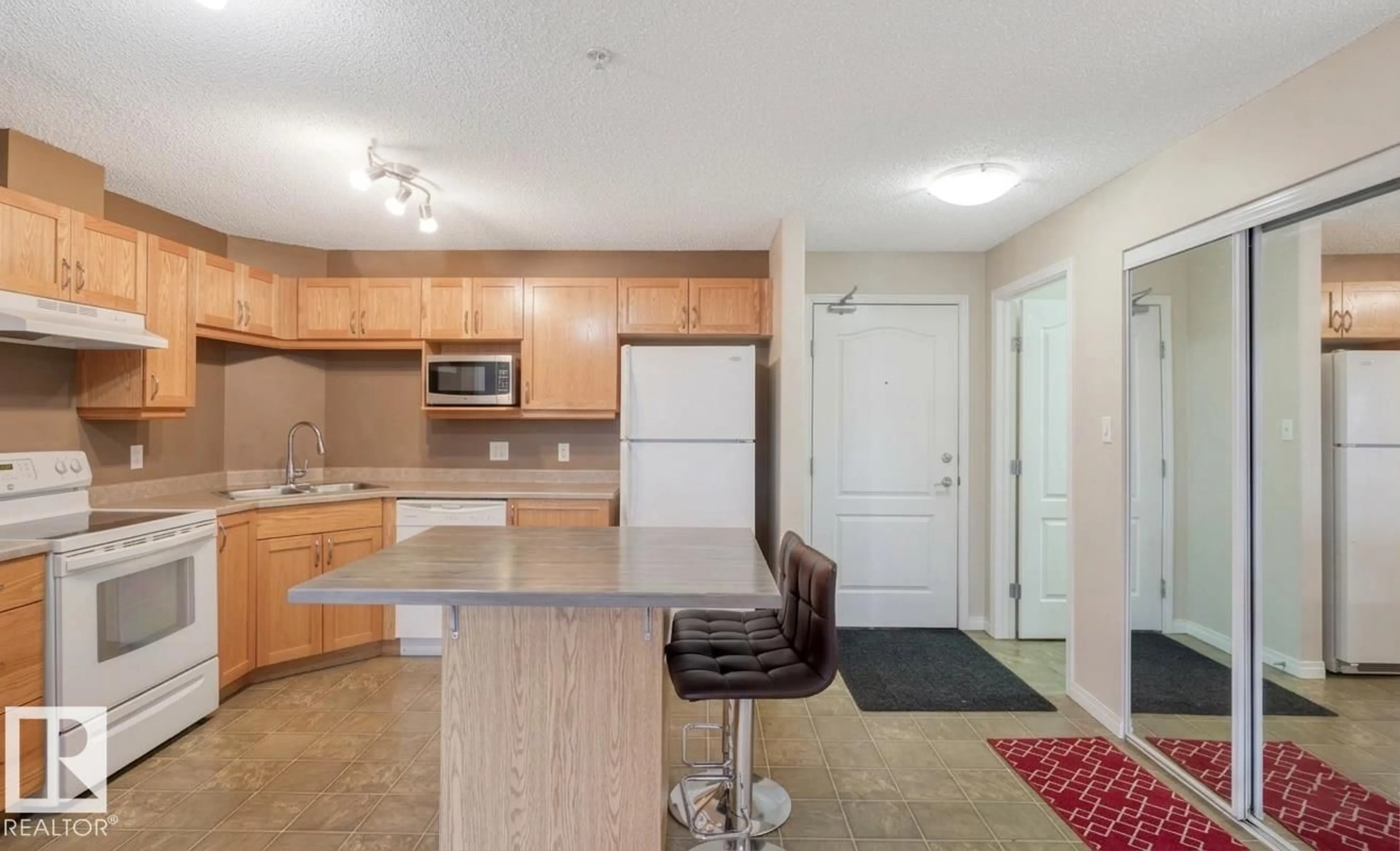 Standard kitchen, unknown for 1301 SOUTH TERWILLEGAR DR, Edmonton Alberta T6R0L9