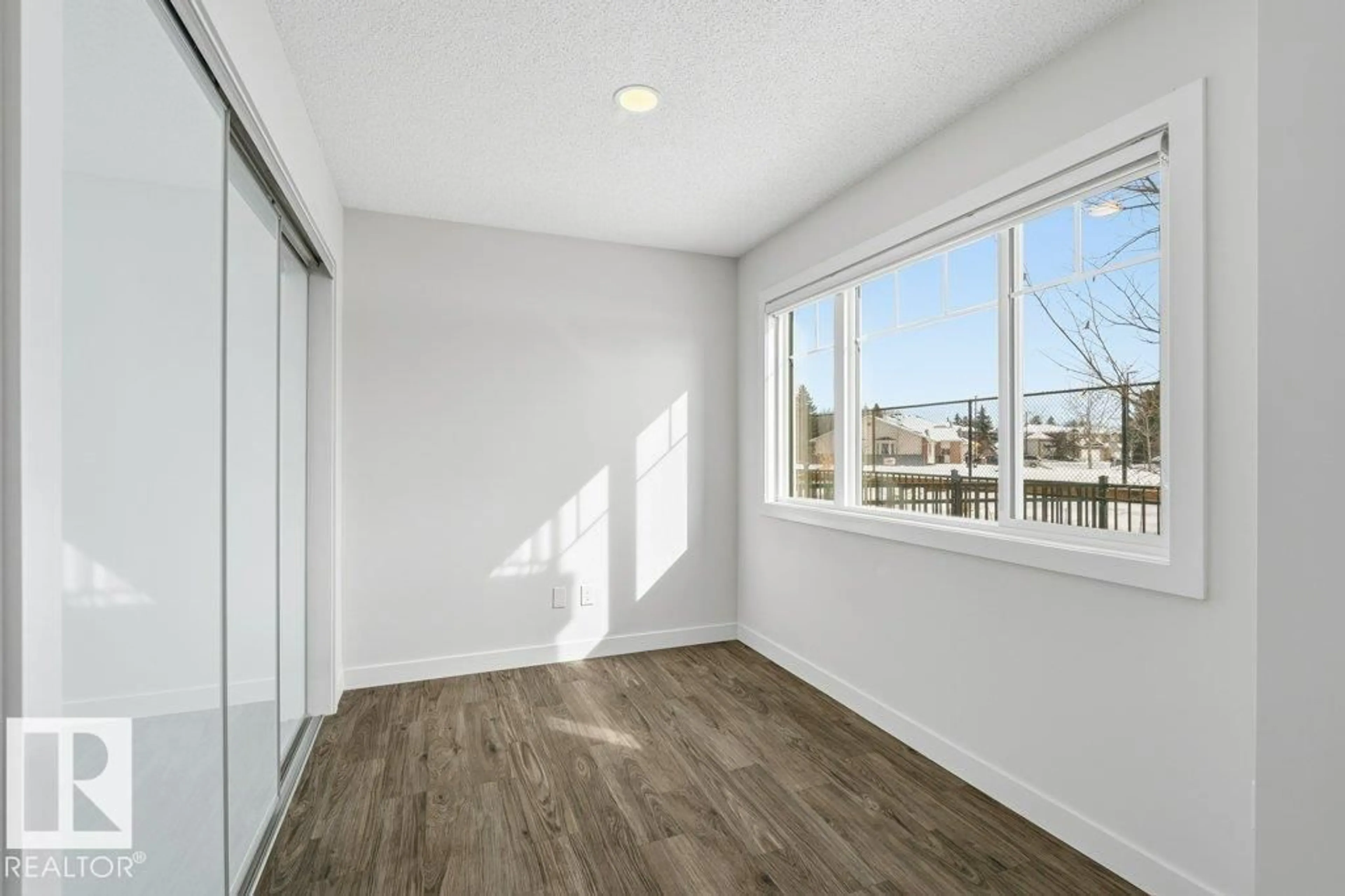 A pic of a room for 6 - 11373 12 AV, Edmonton Alberta T6J5V2