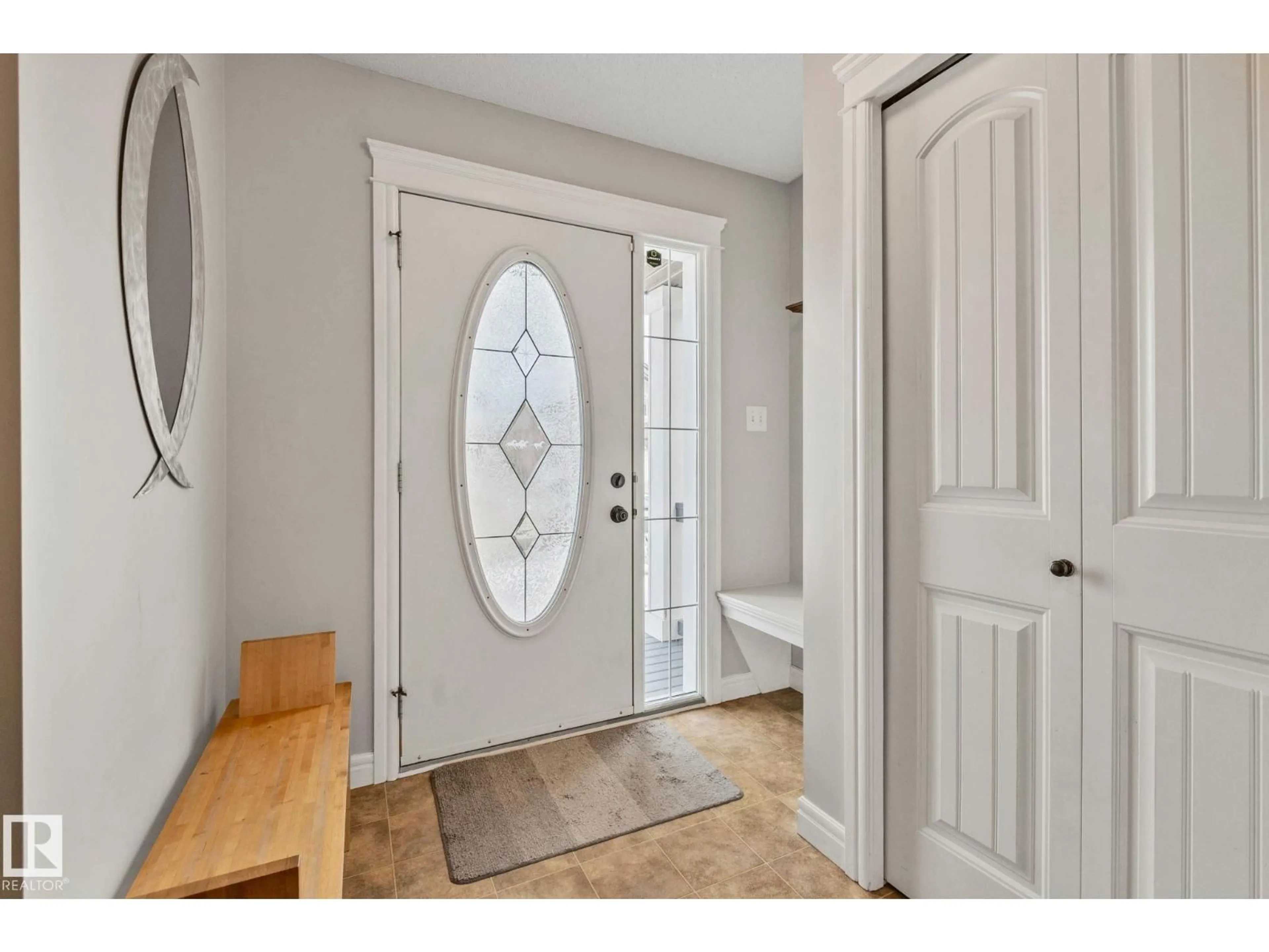 Indoor entryway for 298 SUNCREST RD, Sherwood Park Alberta T8H0B6