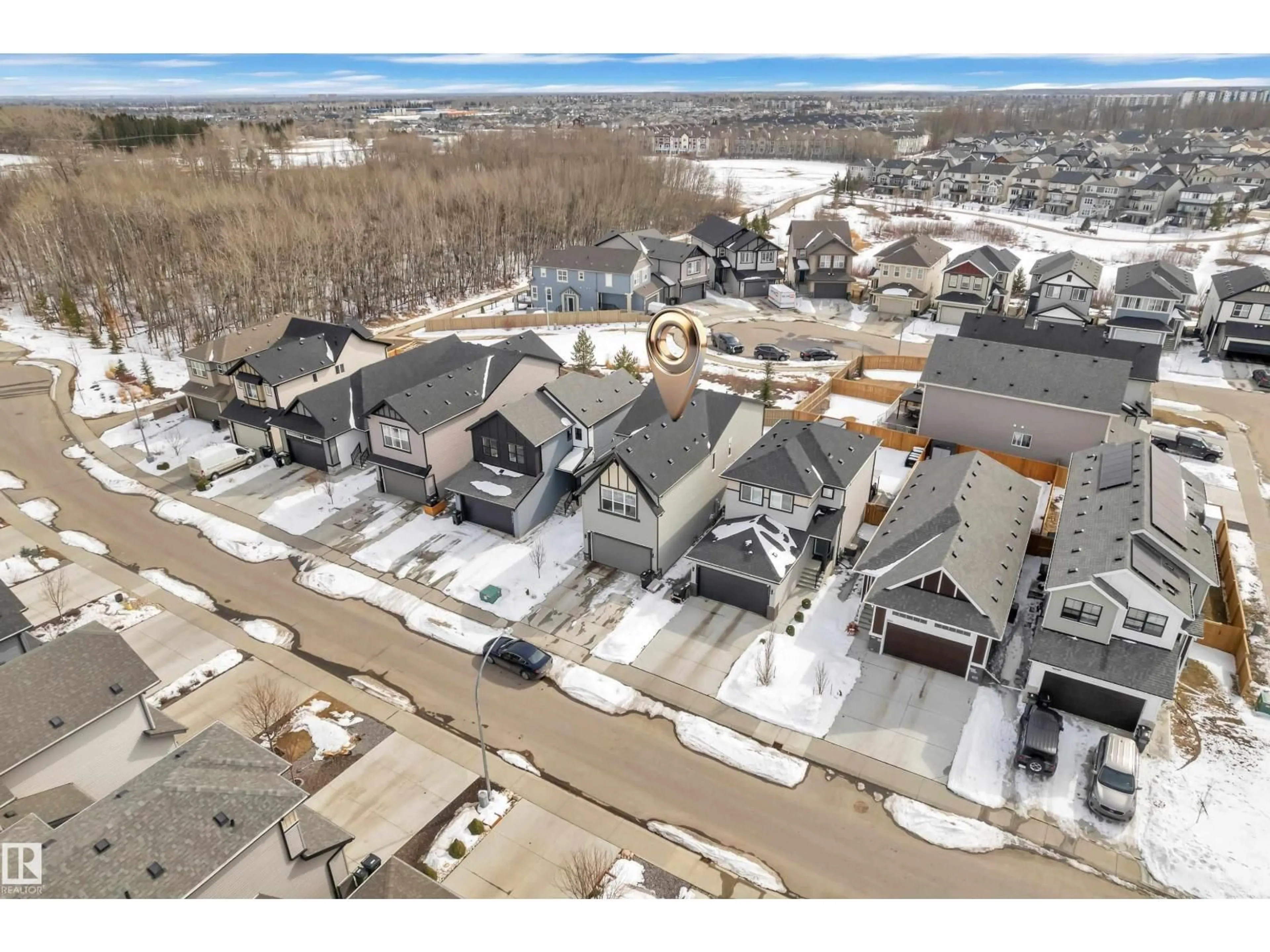 A pic from outside/outdoor area/front of a property/back of a property/a pic from drone, street for 21853 98A AV, Edmonton Alberta T5T7J3