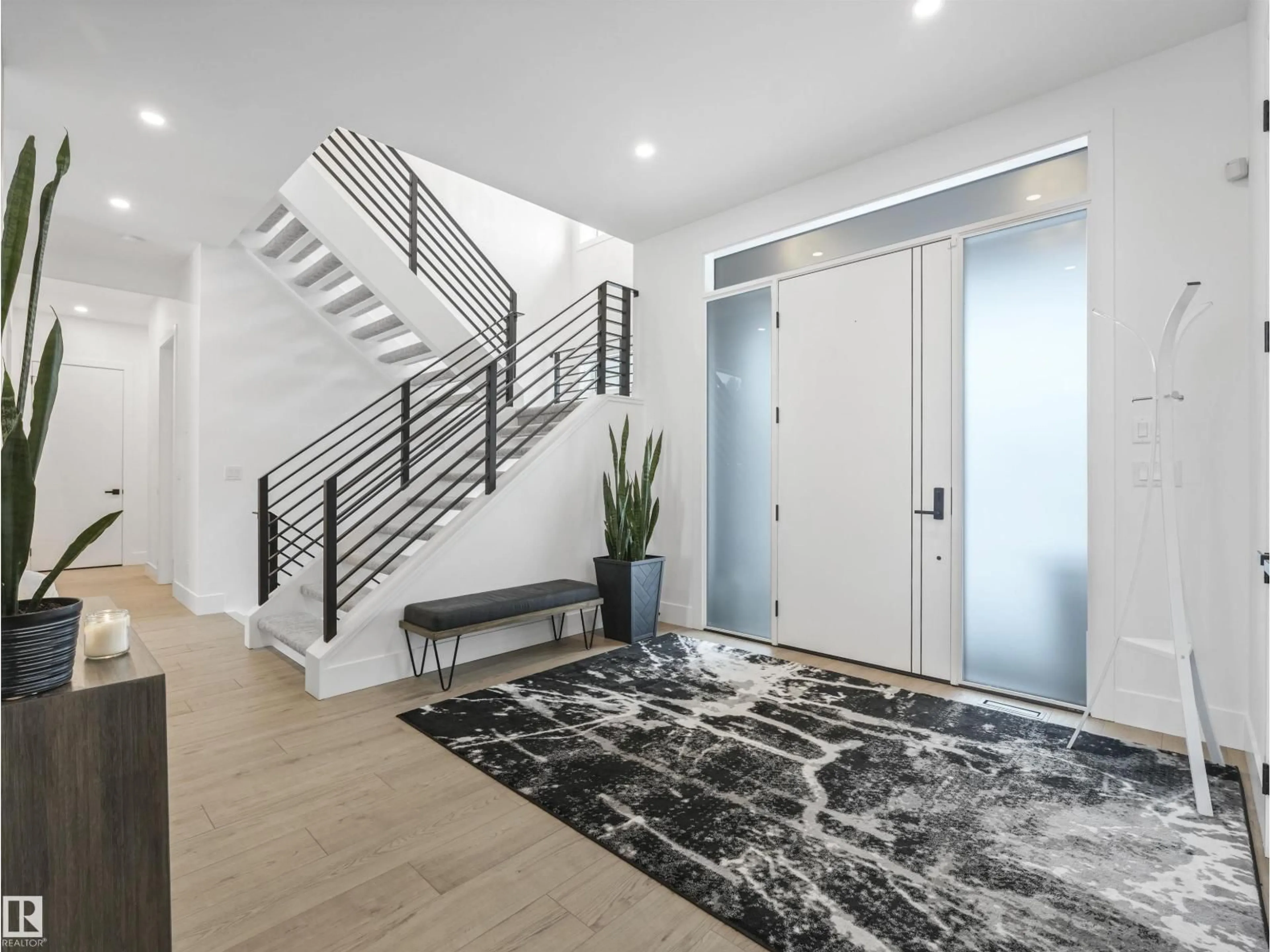 Indoor entryway for 25015 - 118 TWP ROAD 544A TWP ROAD, Rural Sturgeon County Alberta T8T0B9