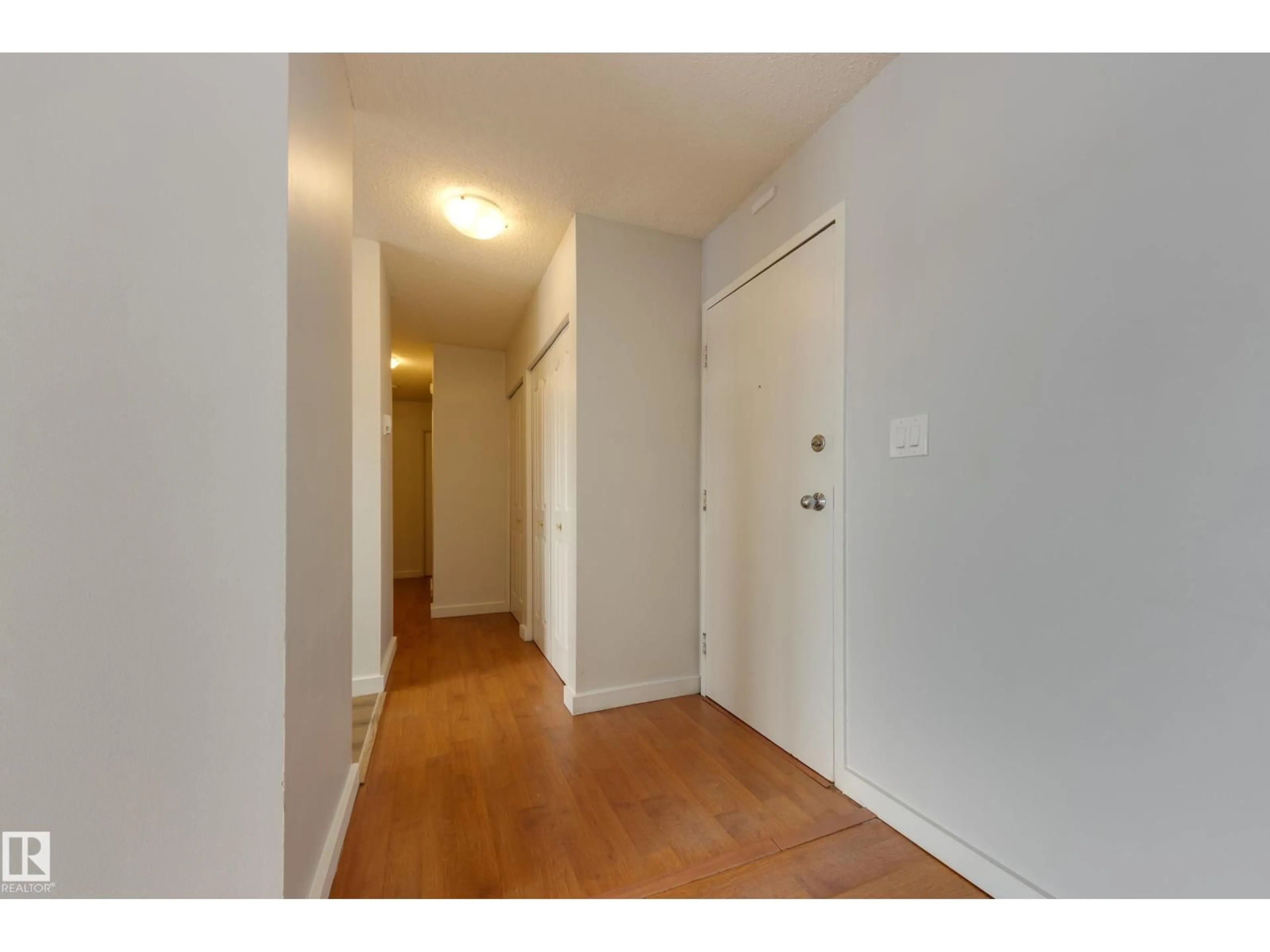 Unknown for 46 11265 31 AV NW, Edmonton Alberta T6J3V7