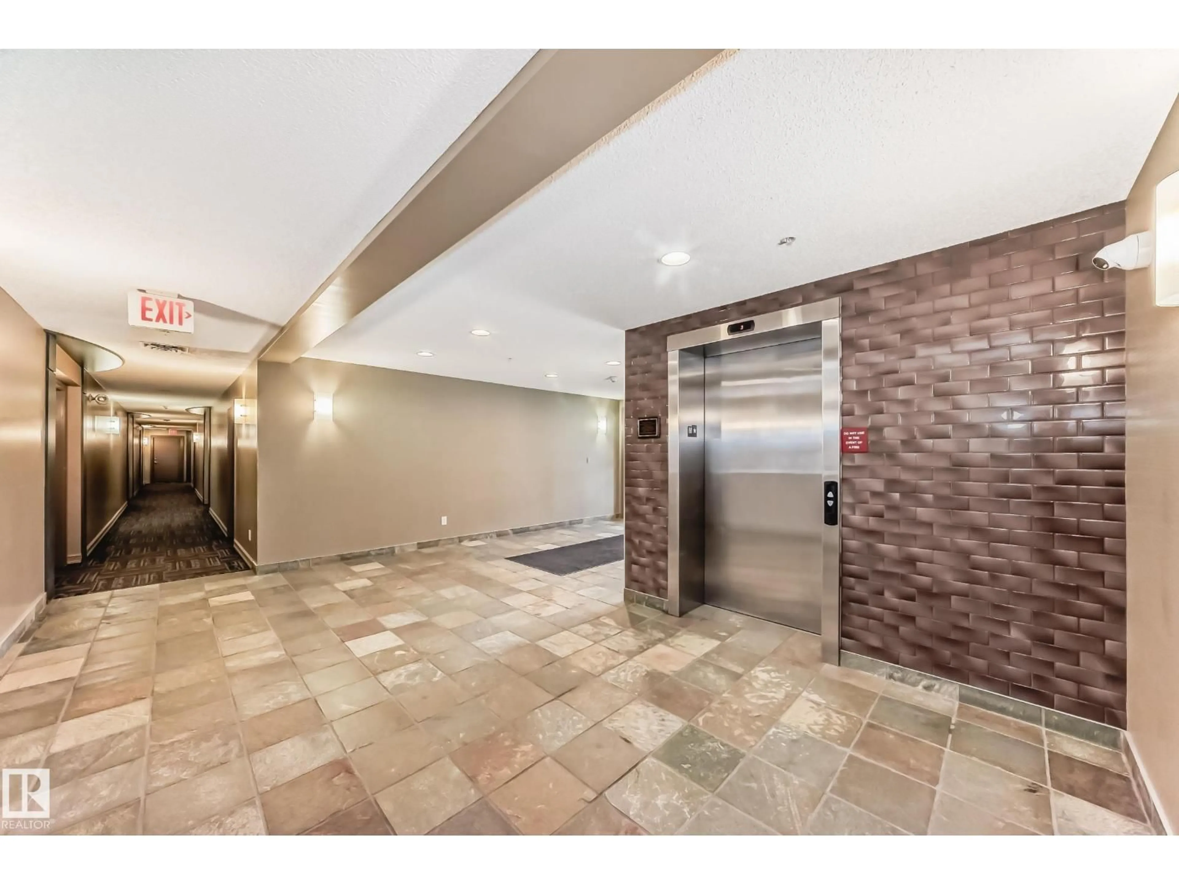 Indoor foyer for #201 - 4407 23 ST, Edmonton Alberta T6T0B9
