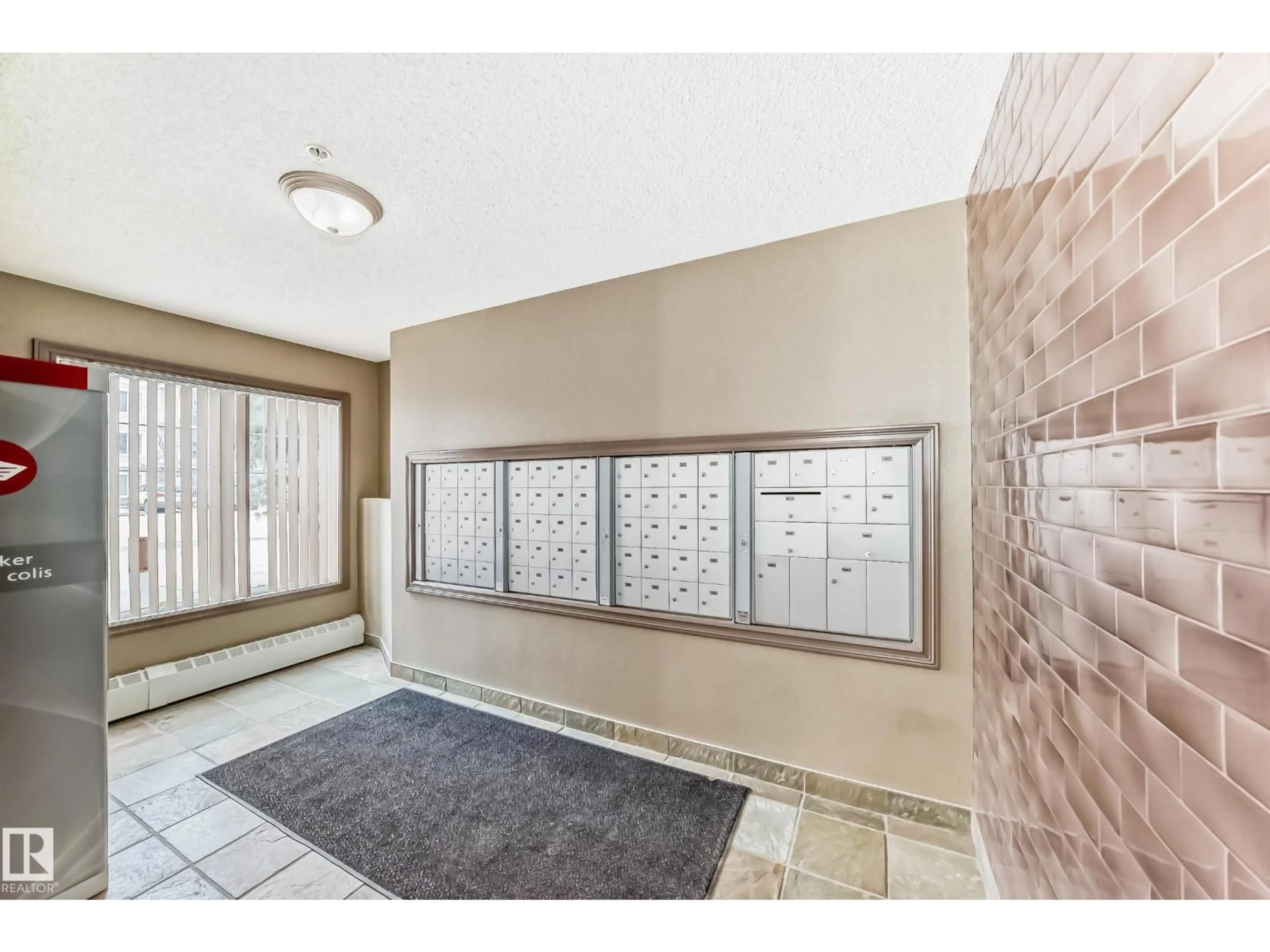 Indoor foyer for #201 - 4407 23 ST, Edmonton Alberta T6T0B9