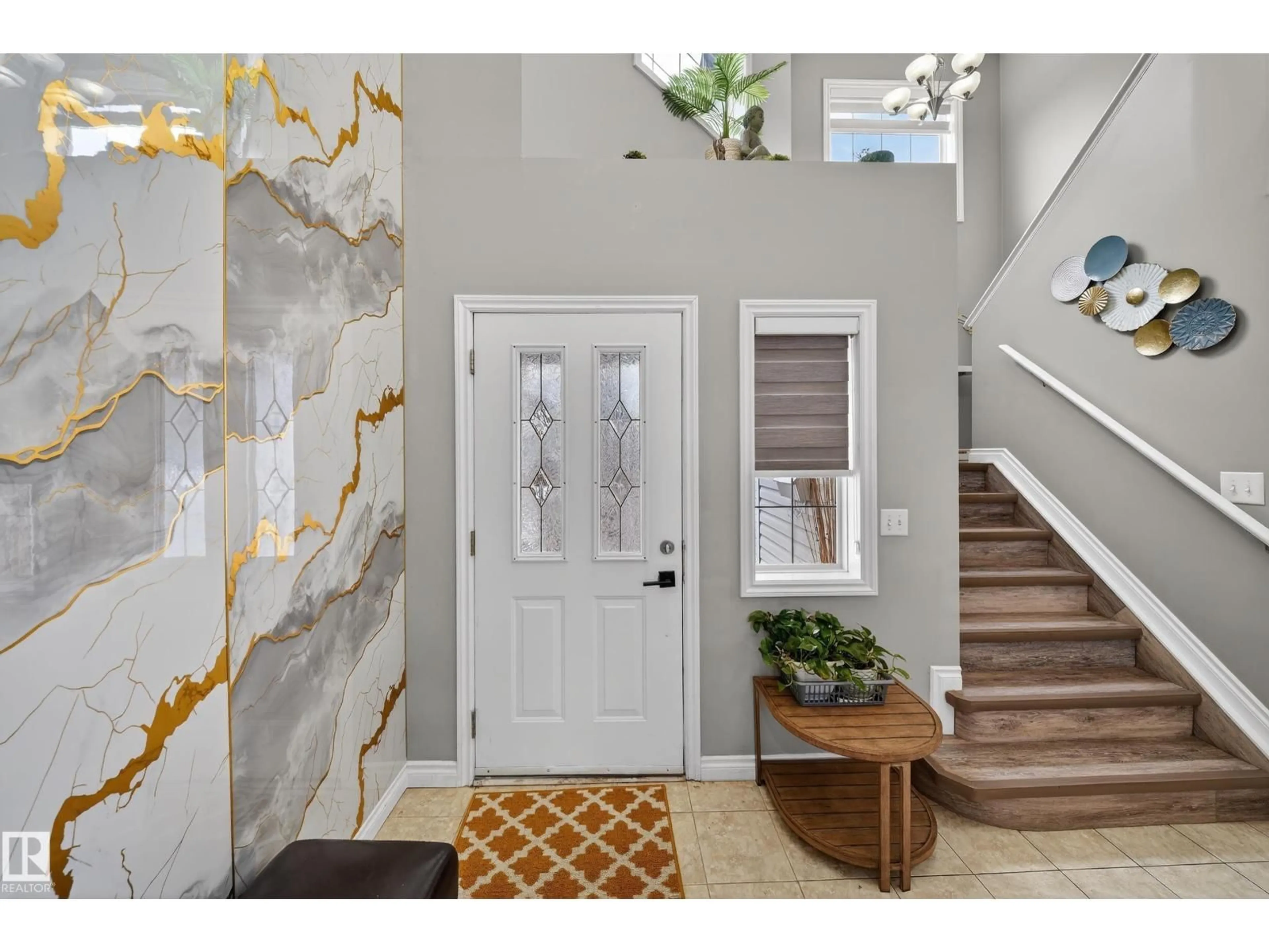 Indoor entryway for NW - 3517 25 ST, Edmonton Alberta T6T1V9