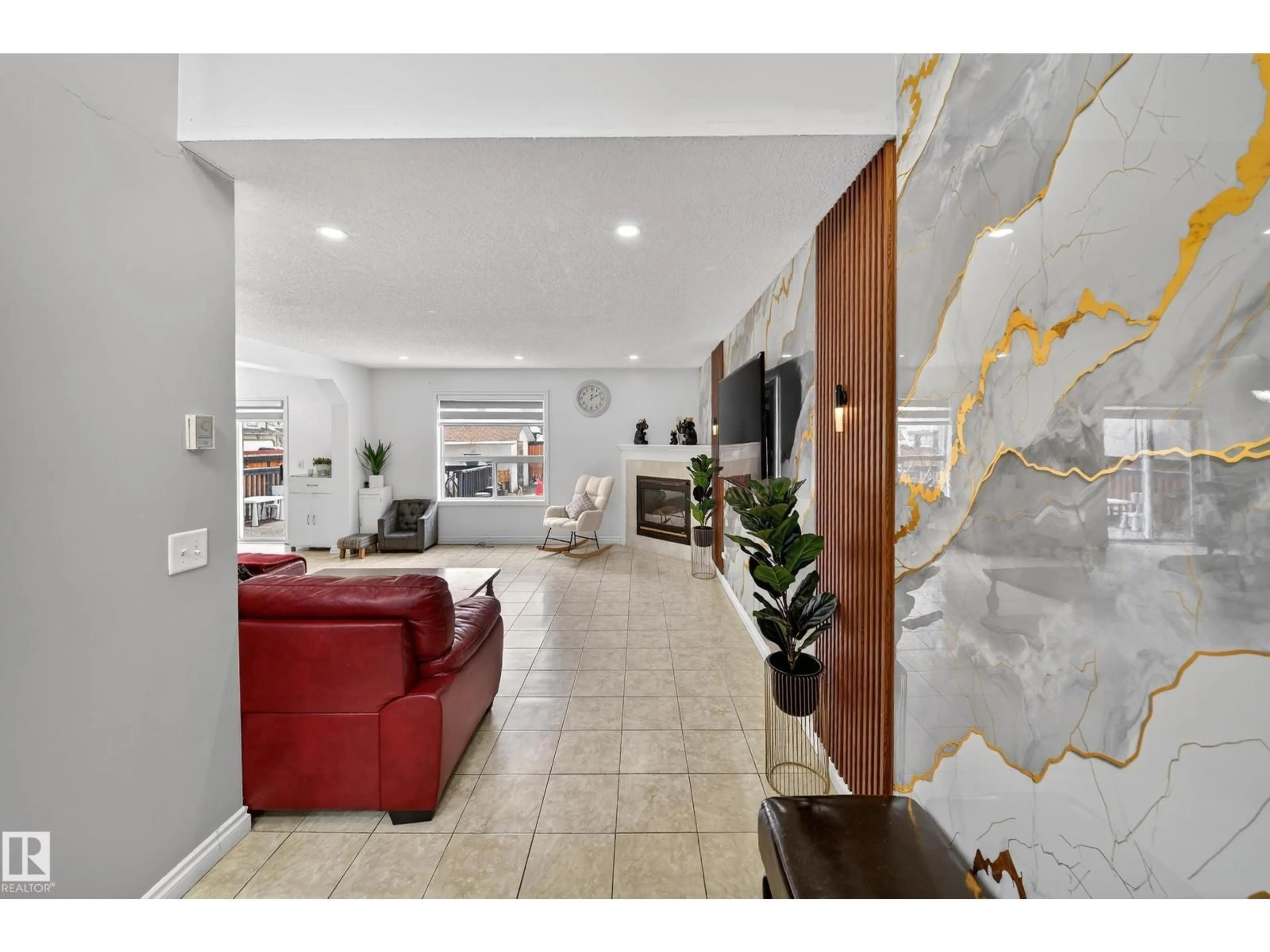 Lobby for NW - 3517 25 ST, Edmonton Alberta T6T1V9