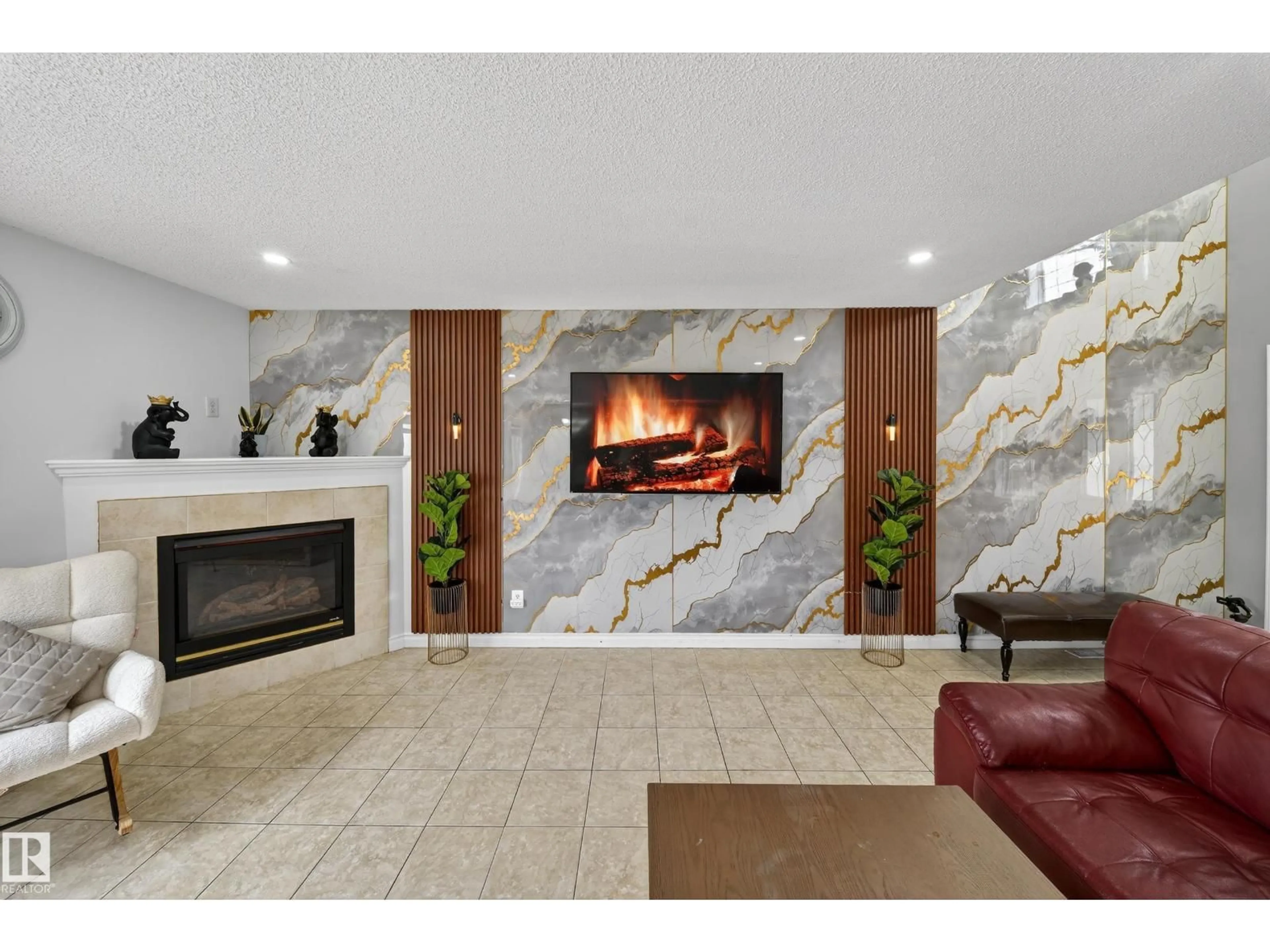Lobby for NW - 3517 25 ST, Edmonton Alberta T6T1V9