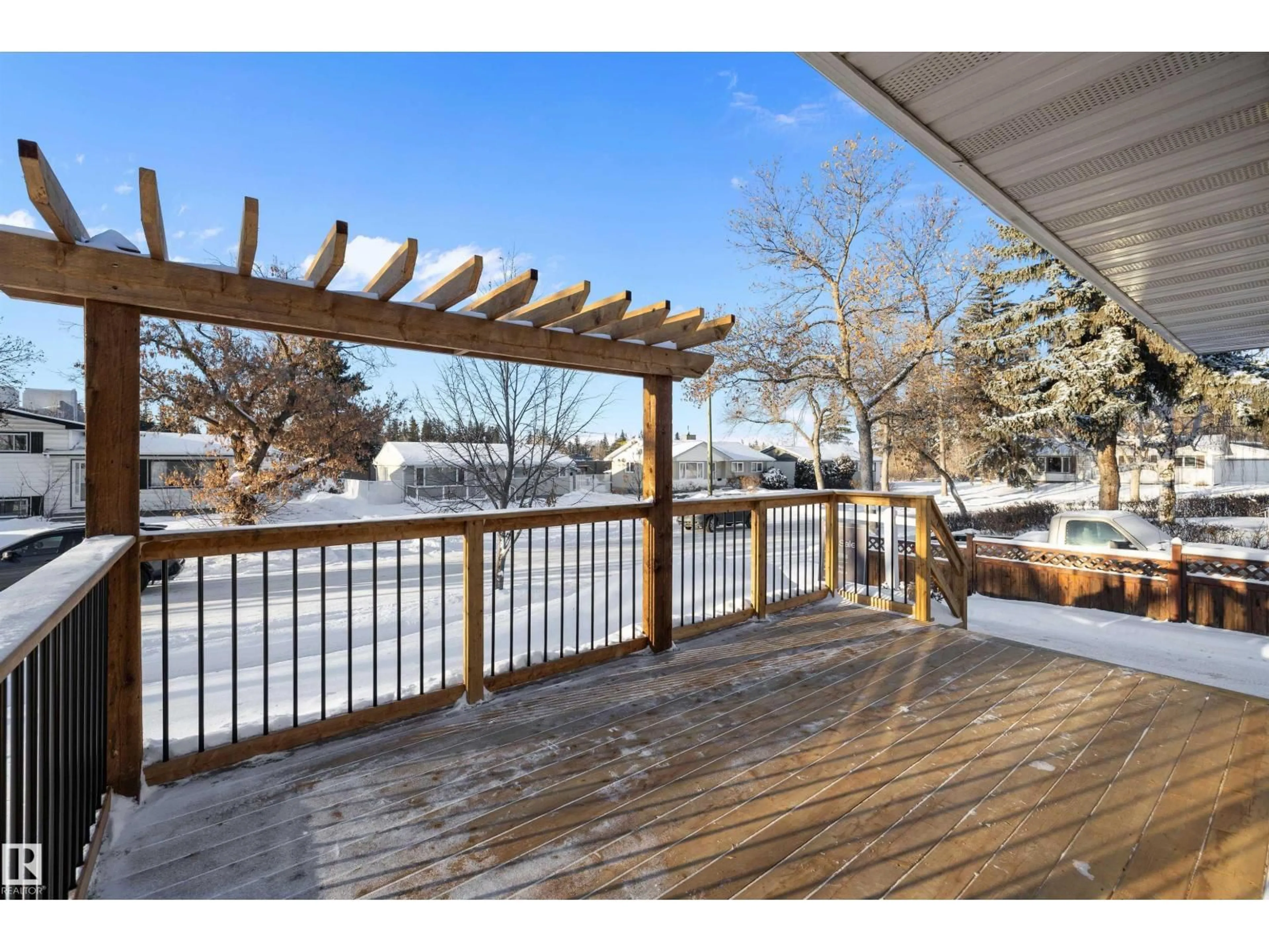Patio, water/lake/river/ocean view for 49 SHERIDAN DR, St. Albert Alberta T8N1N1