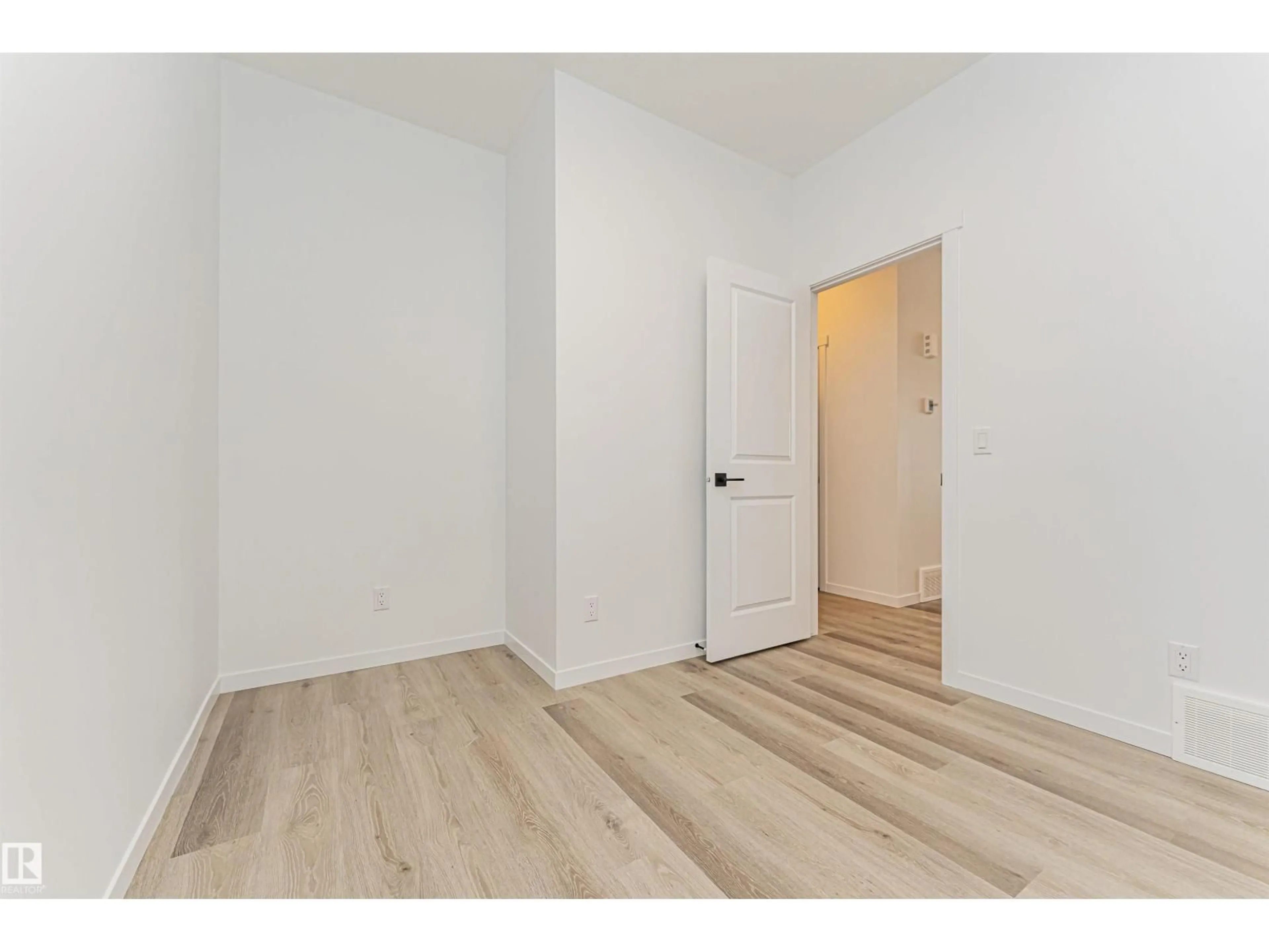 Unknown for 2355 EGRET WY, Edmonton Alberta T6M3G8