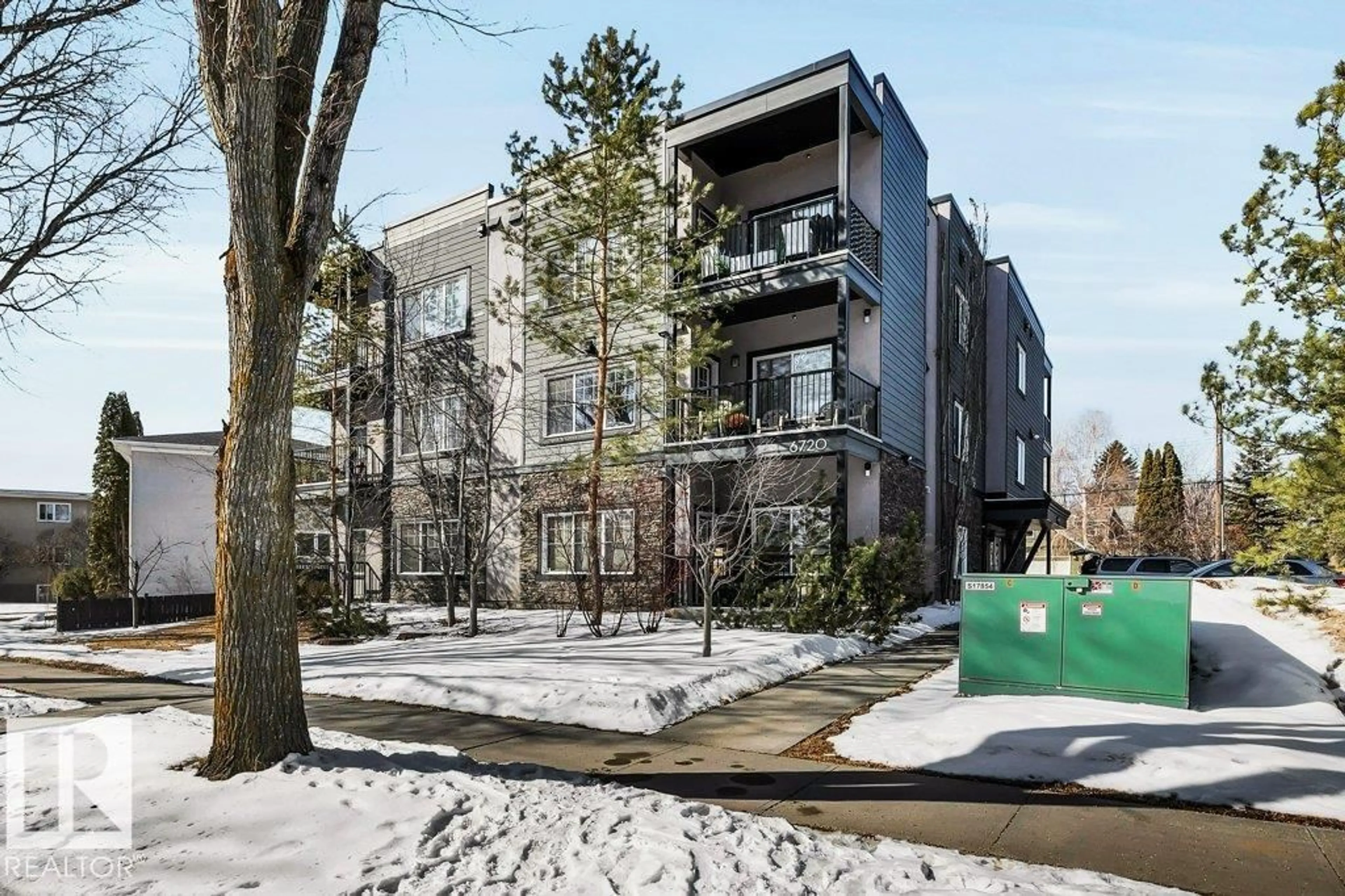 Patio, street for 205 6720 112 ST NW, Edmonton Alberta T6H3J8