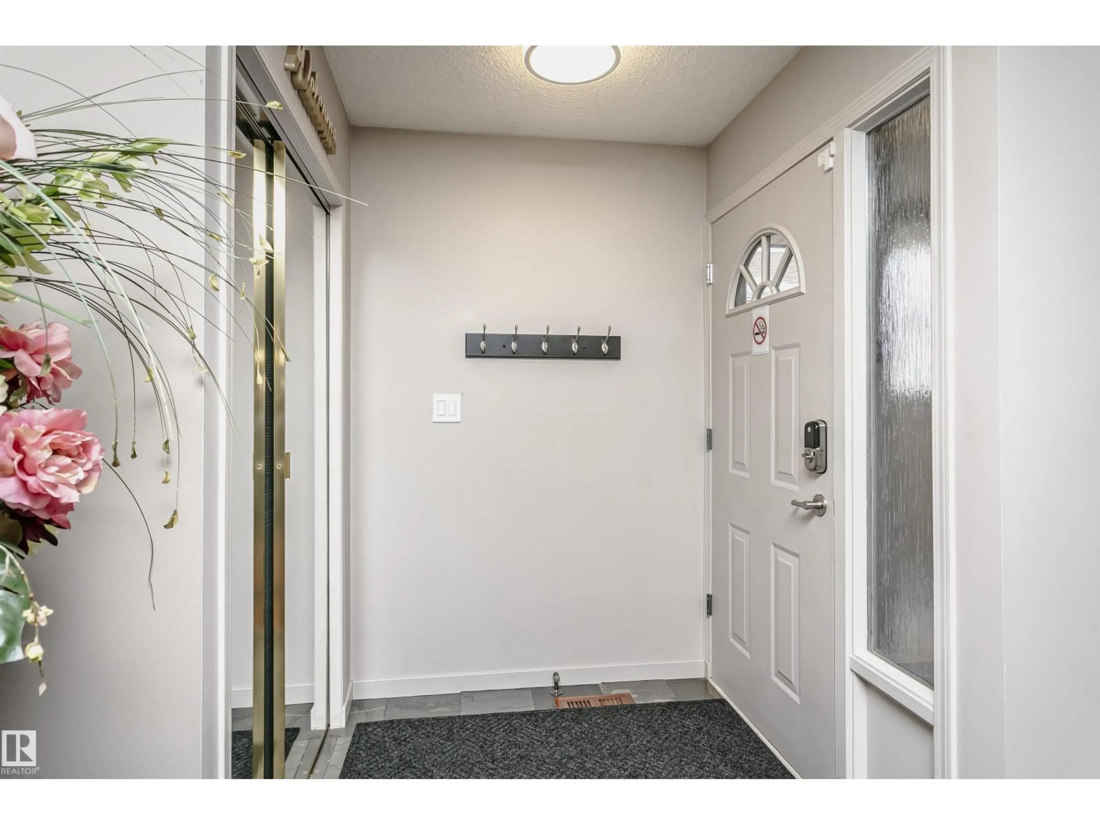Indoor entryway for NW - 9831 185 ST, Edmonton Alberta T5T3L7