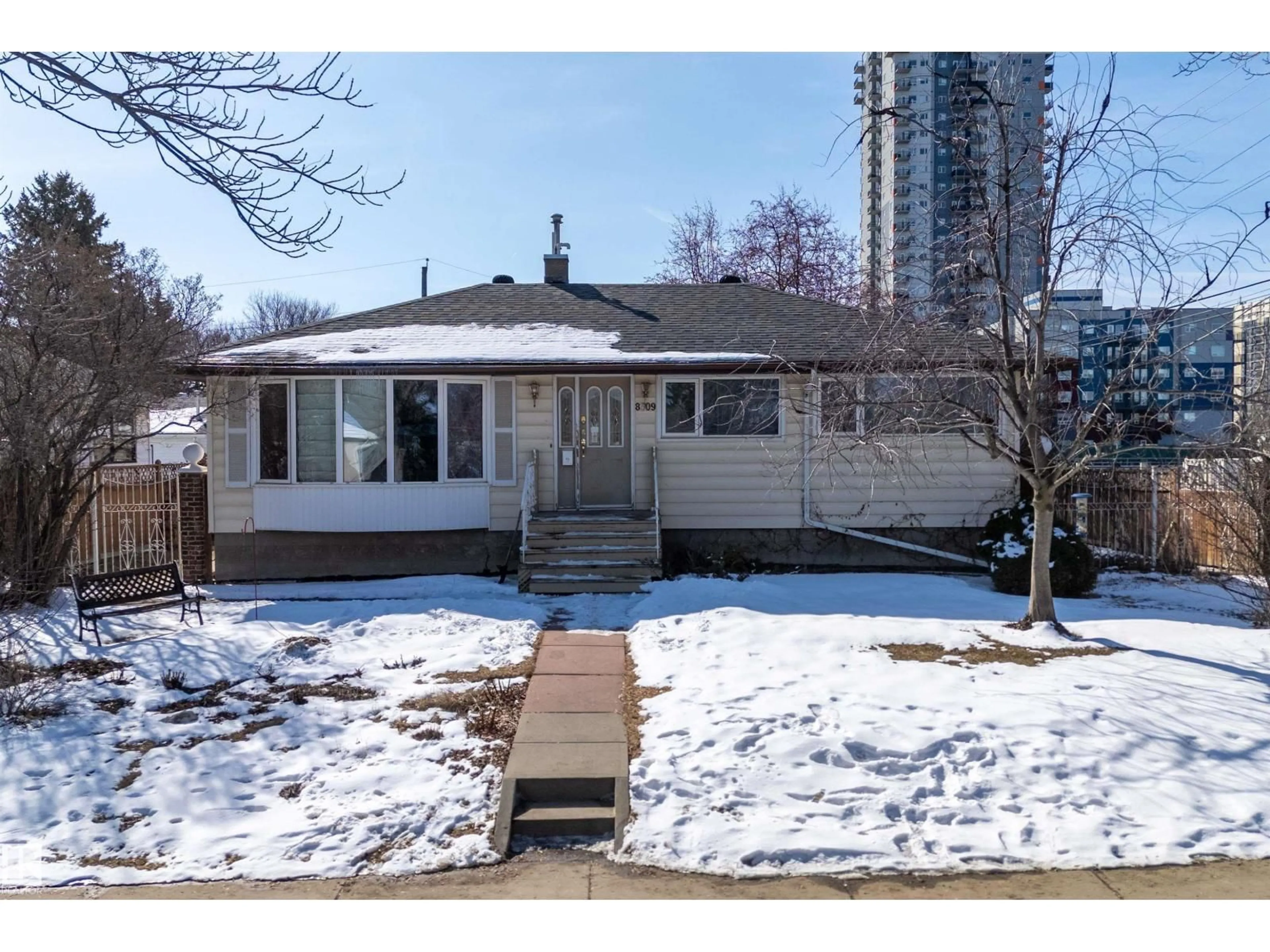 Unknown for 8309 93 AV, Edmonton Alberta T6C1T5