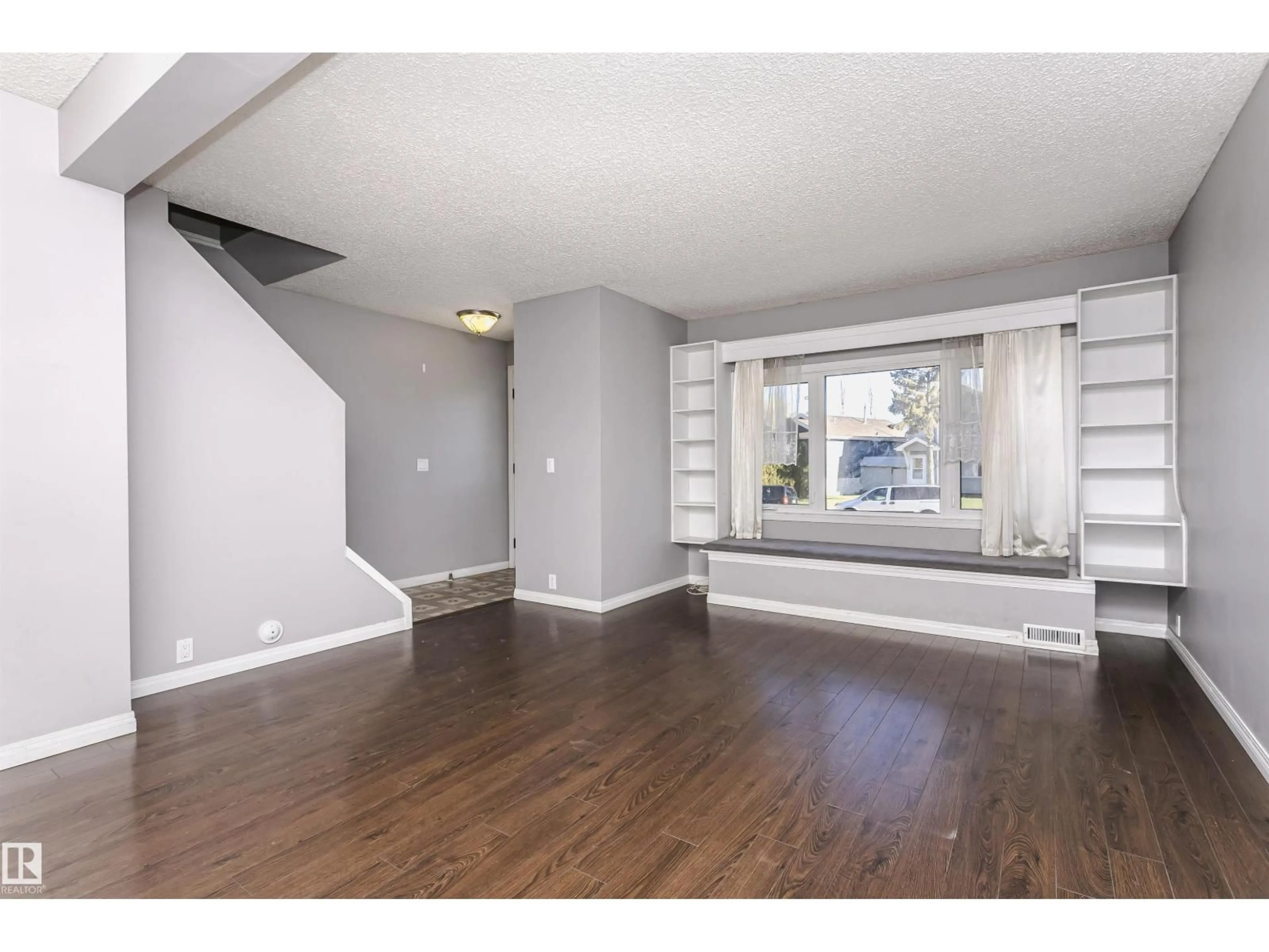 A pic of a room for 18425 95A AV, Edmonton Alberta T5T3V7