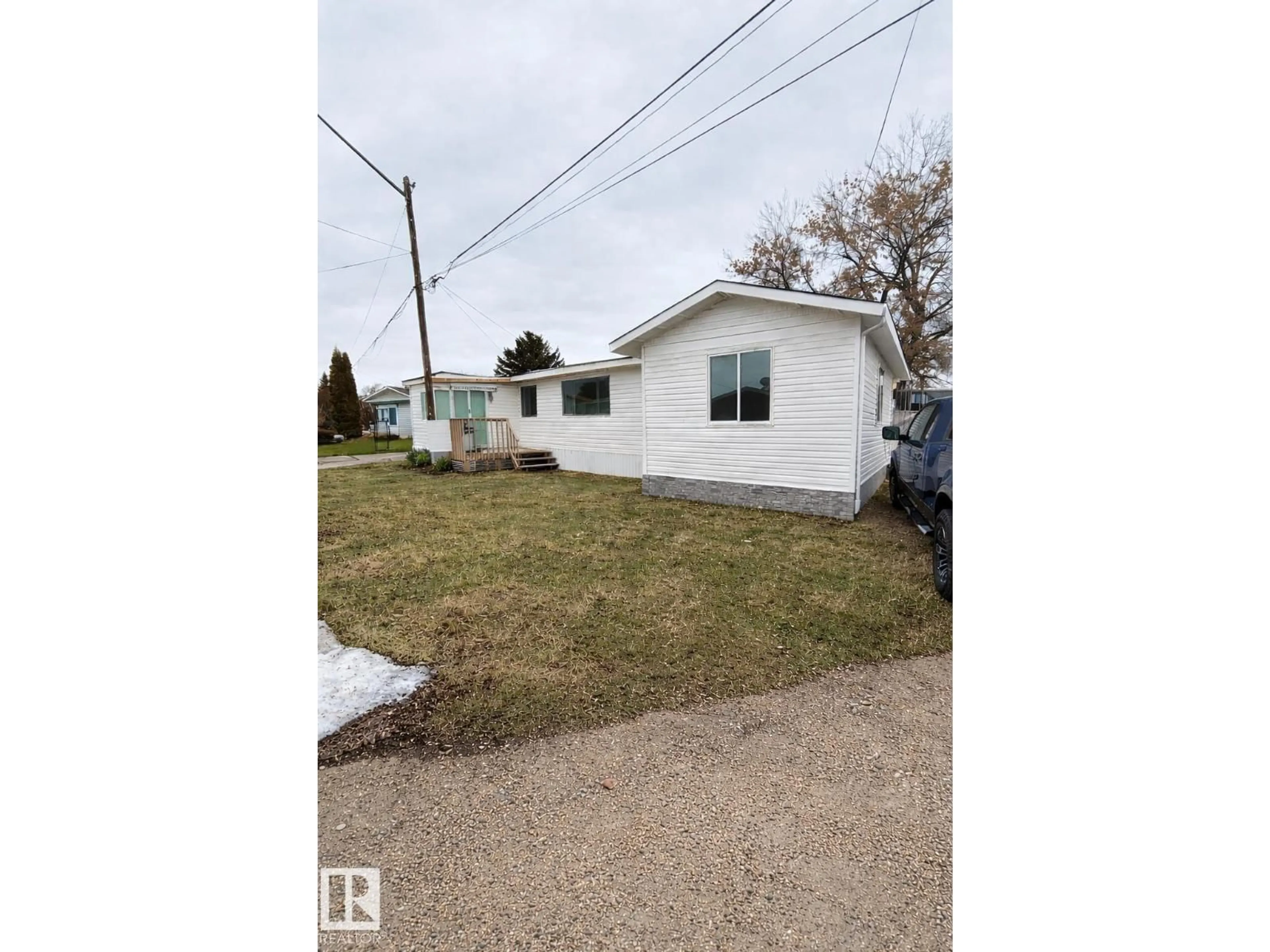 Shed for 92 305 CALAHOO RD, Spruce Grove Alberta T7X3K7