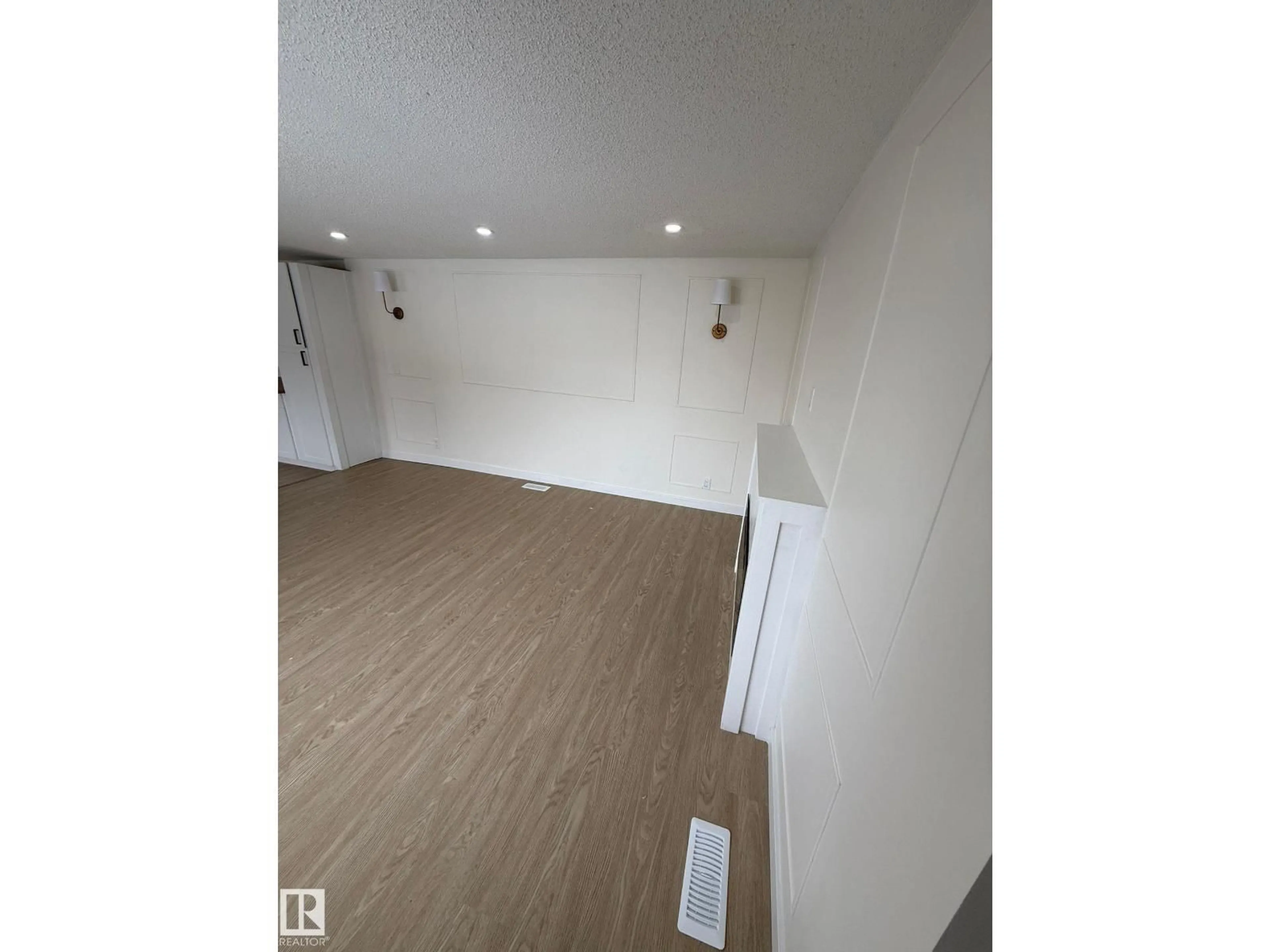 A pic of a room for 92 305 CALAHOO RD, Spruce Grove Alberta T7X3K7