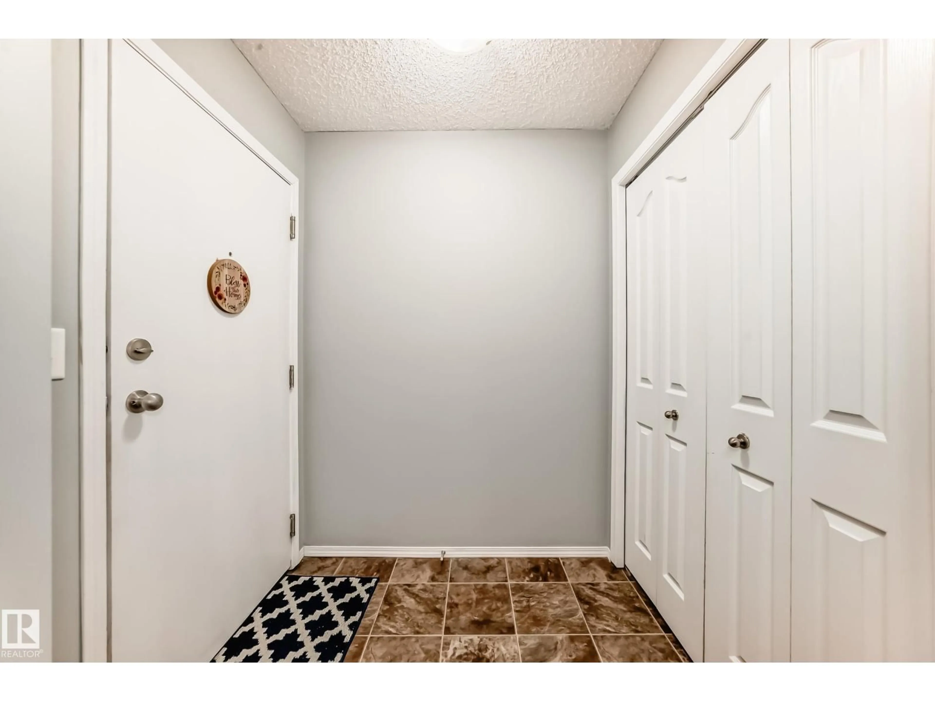 Indoor entryway for #101 - 530 WATT BV, Edmonton Alberta T6X1P7