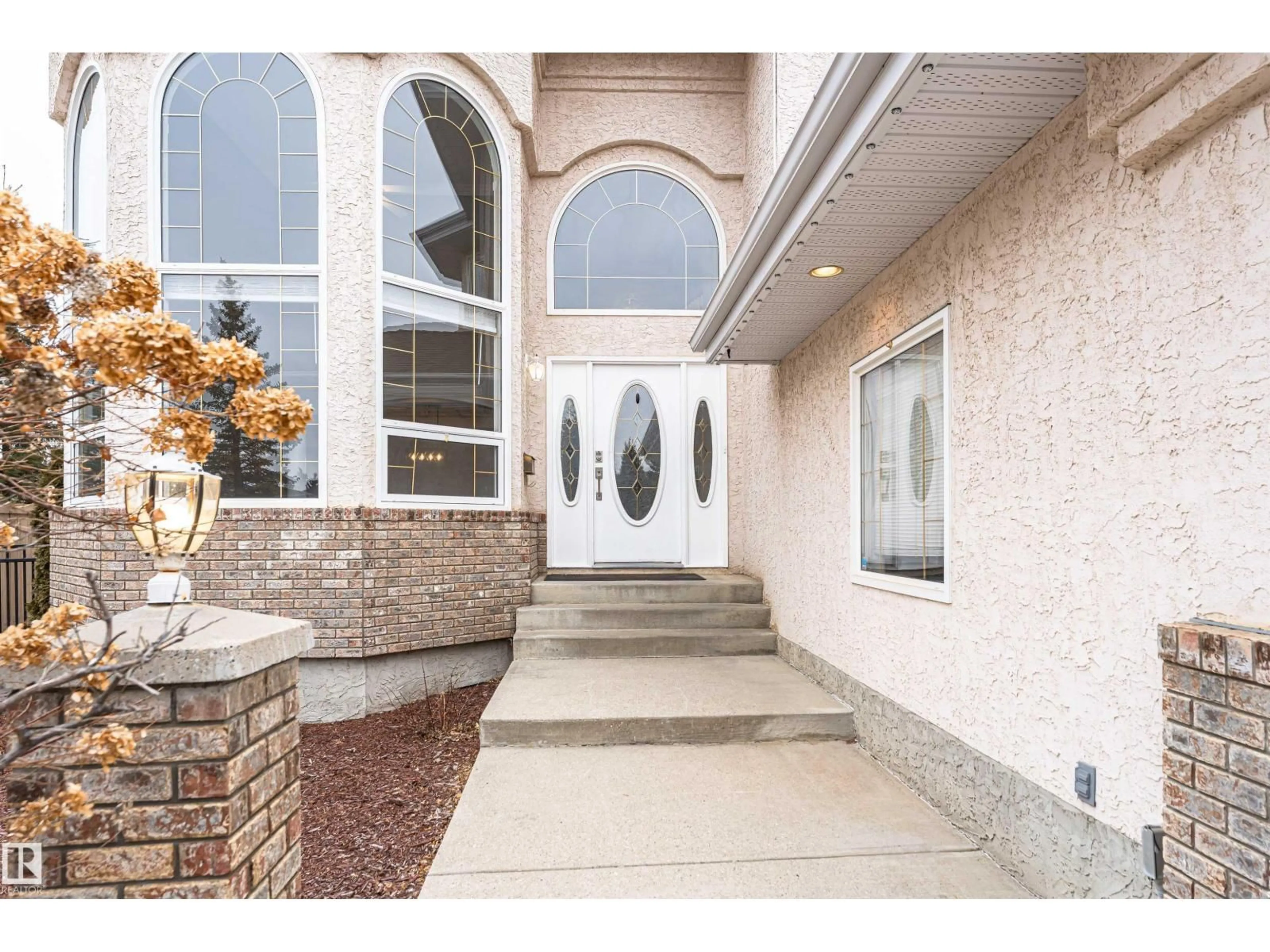 Indoor entryway for NW - 1213 115A ST, Edmonton Alberta T6J6Z3