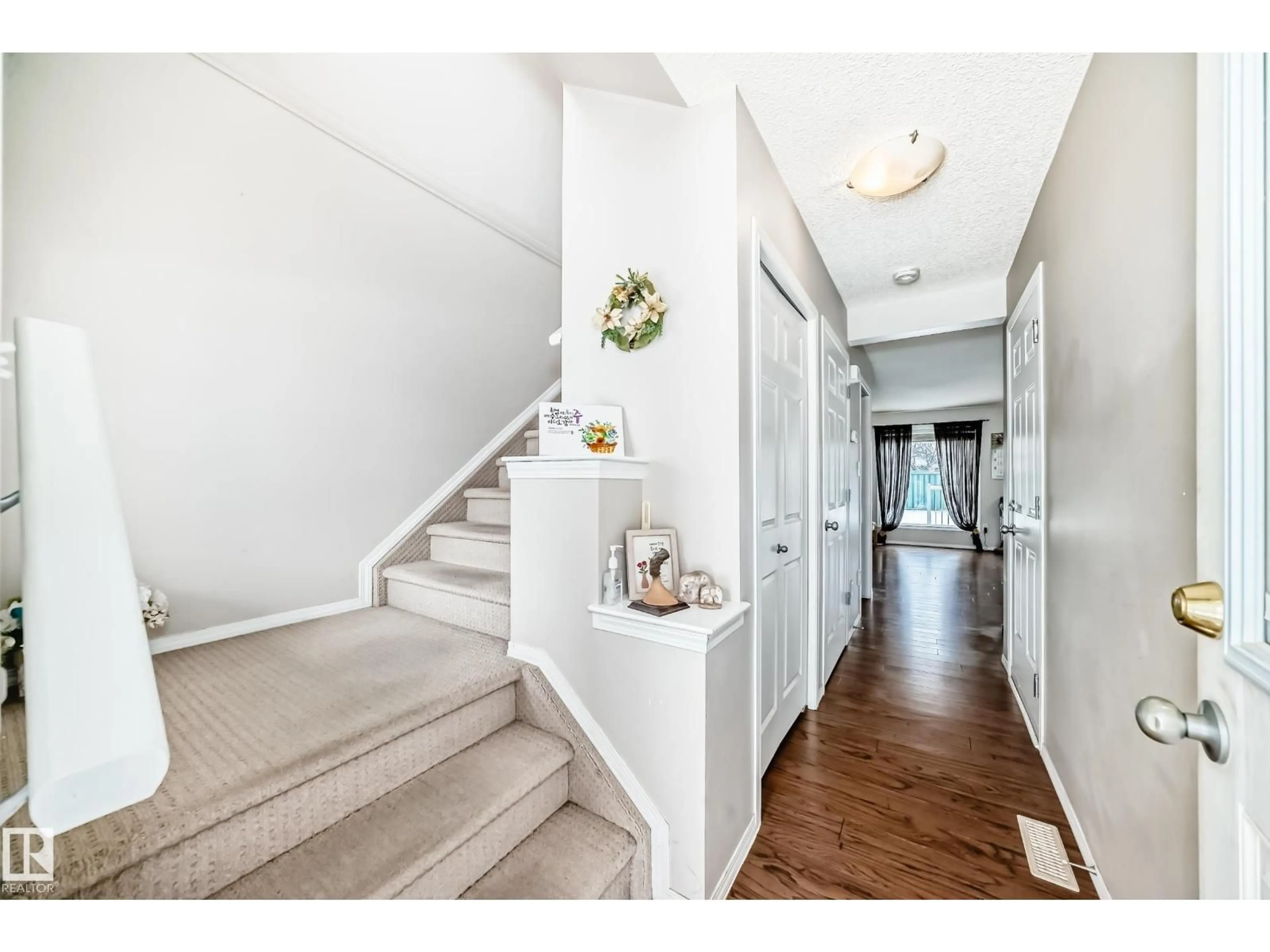 Indoor entryway for SW - 34 12104 16 AV SW, Edmonton Alberta T6W1X3