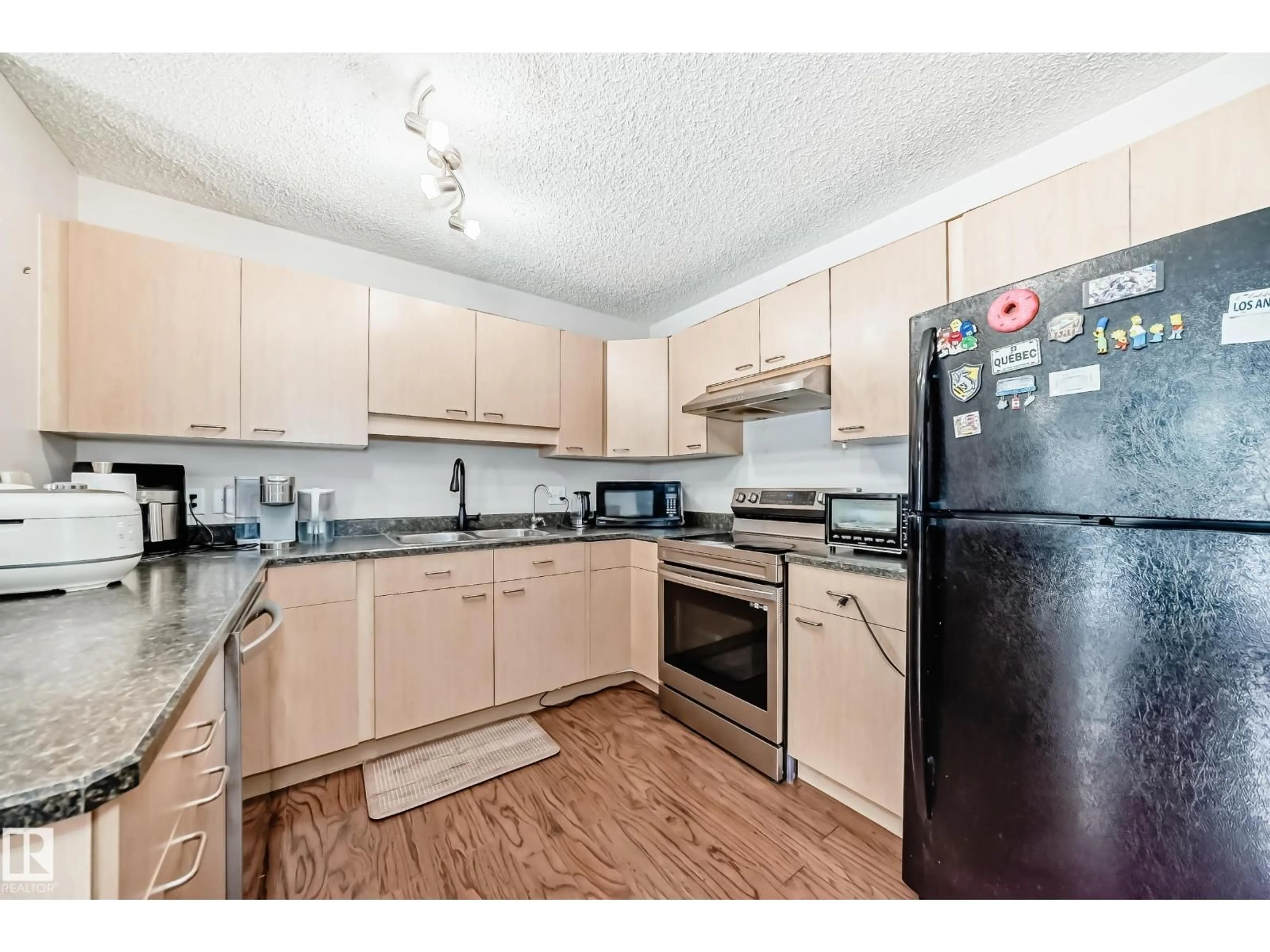 Standard kitchen, unknown for SW - 34 12104 16 AV SW, Edmonton Alberta T6W1X3