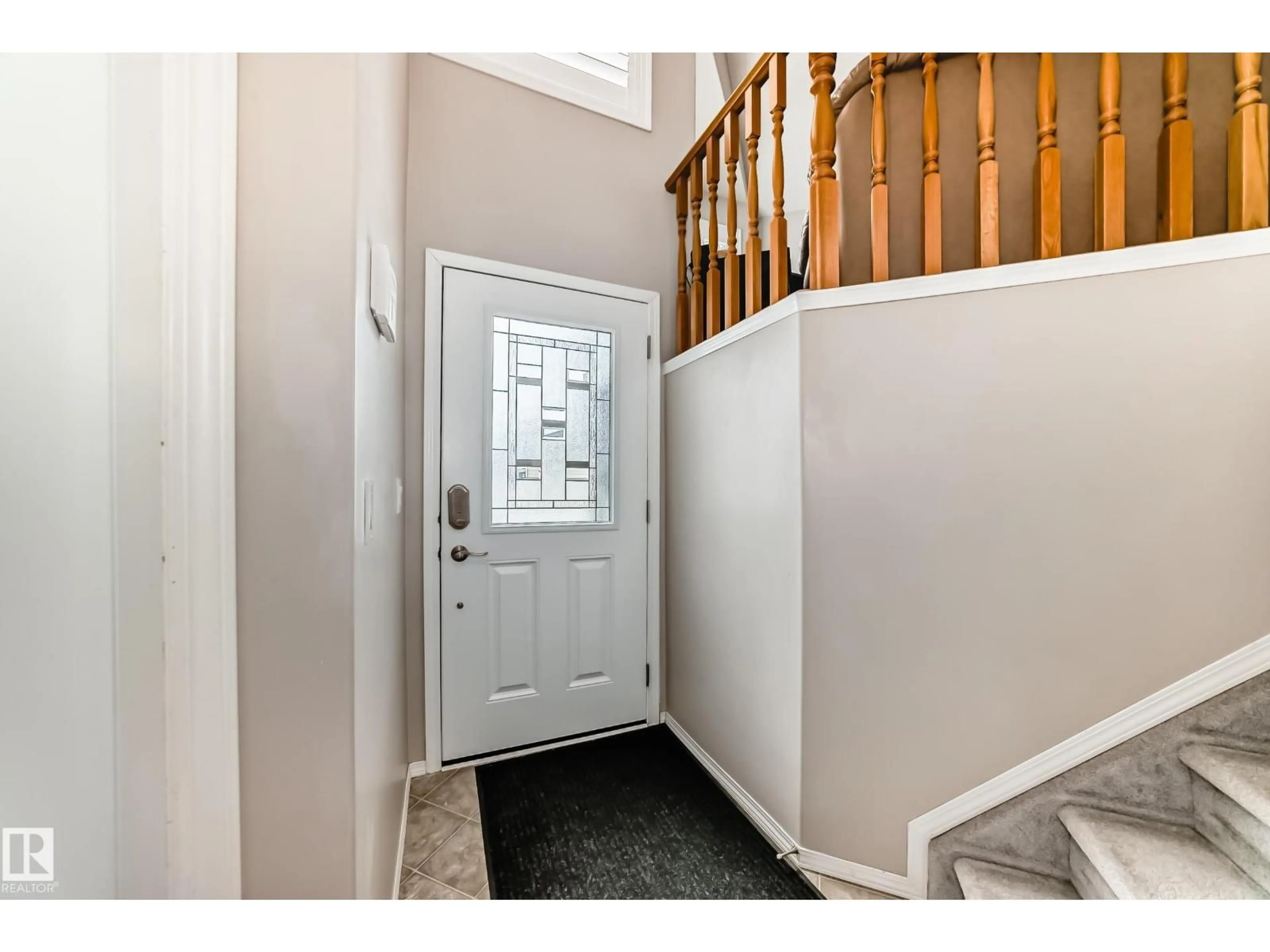 Indoor entryway for 8008 97, Morinville Alberta T8R1W3