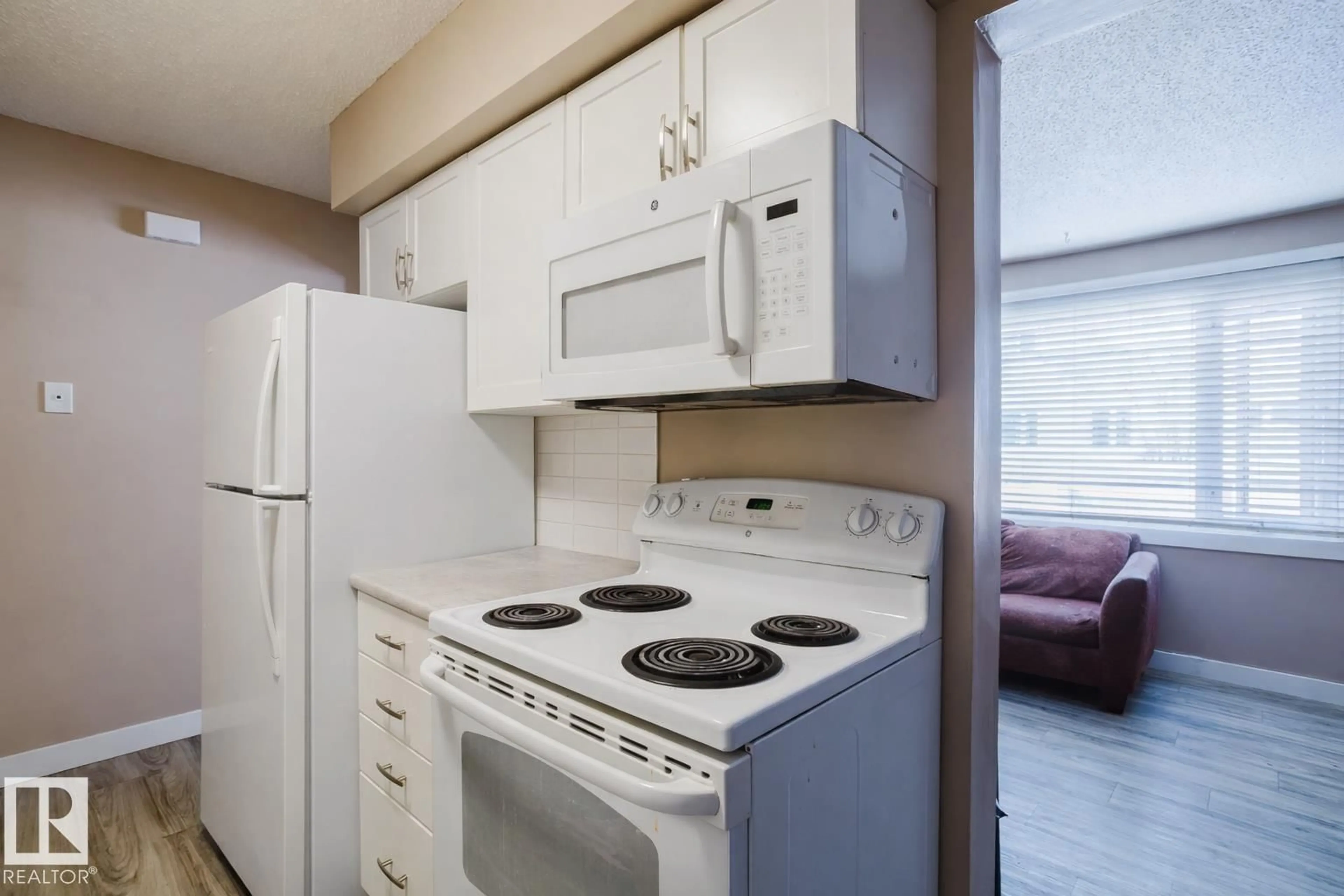 Standard kitchen, unknown for #8 - 14120 80 ST, Edmonton Alberta T5C1L6