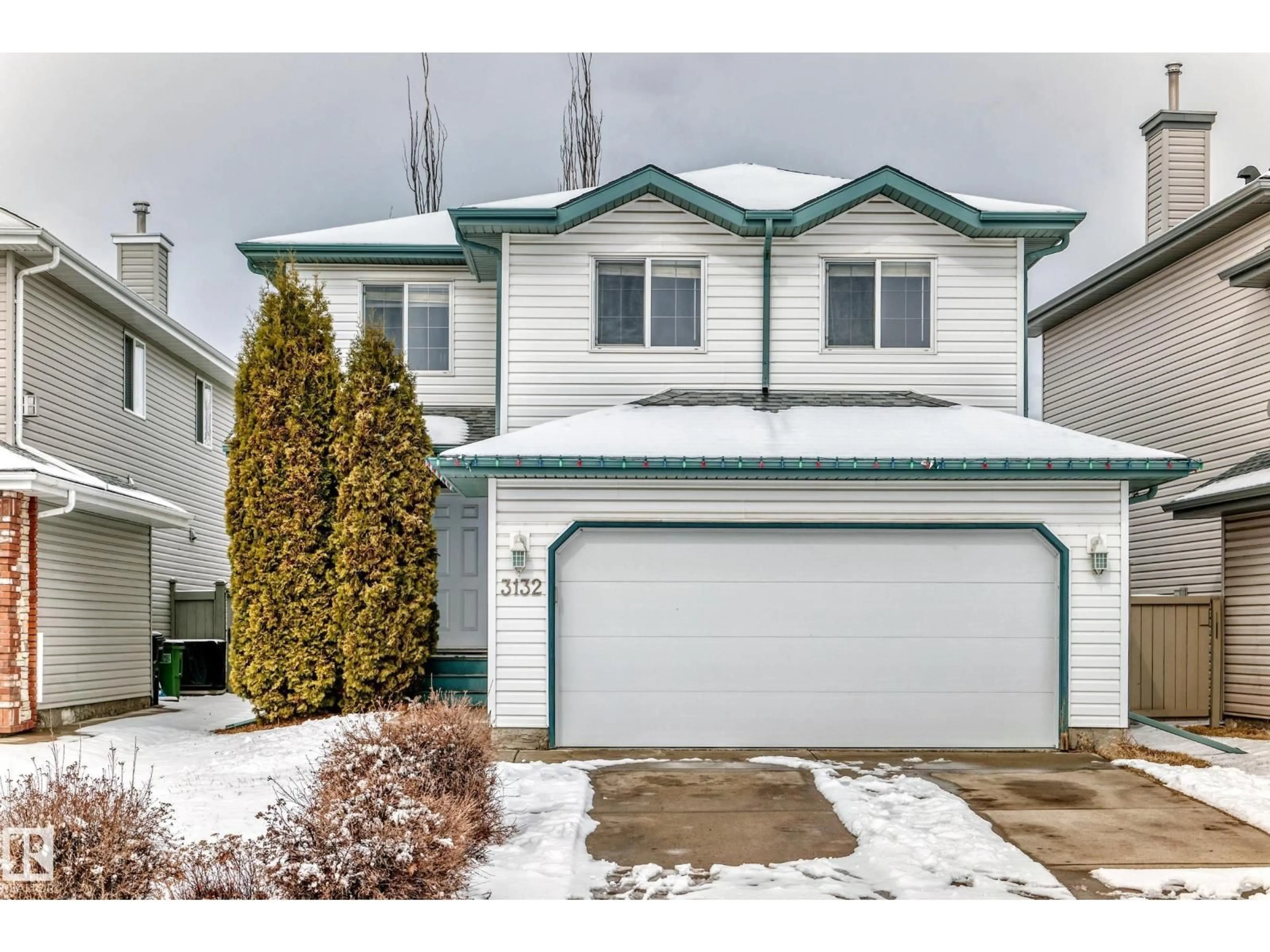 Home with vinyl exterior material, street for NW - 3132 33 AV, Edmonton Alberta T6T1X2