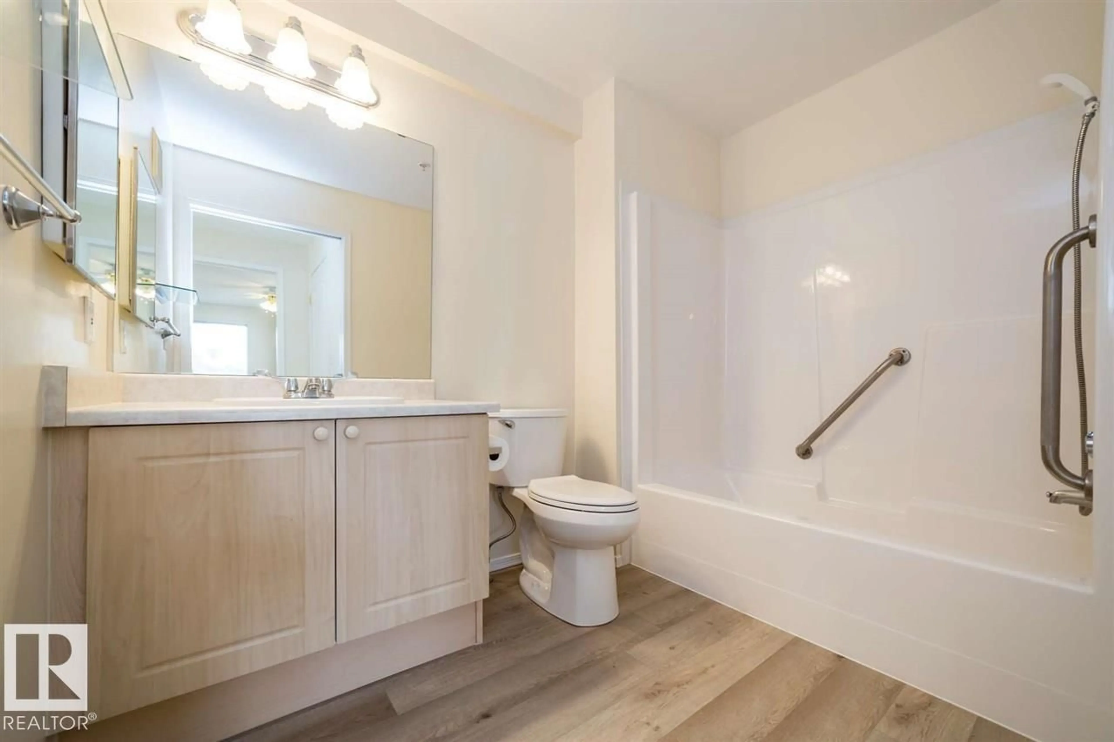 Standard bathroom, unknown for 252 13441 127 ST NW, Edmonton Alberta T5L5B6
