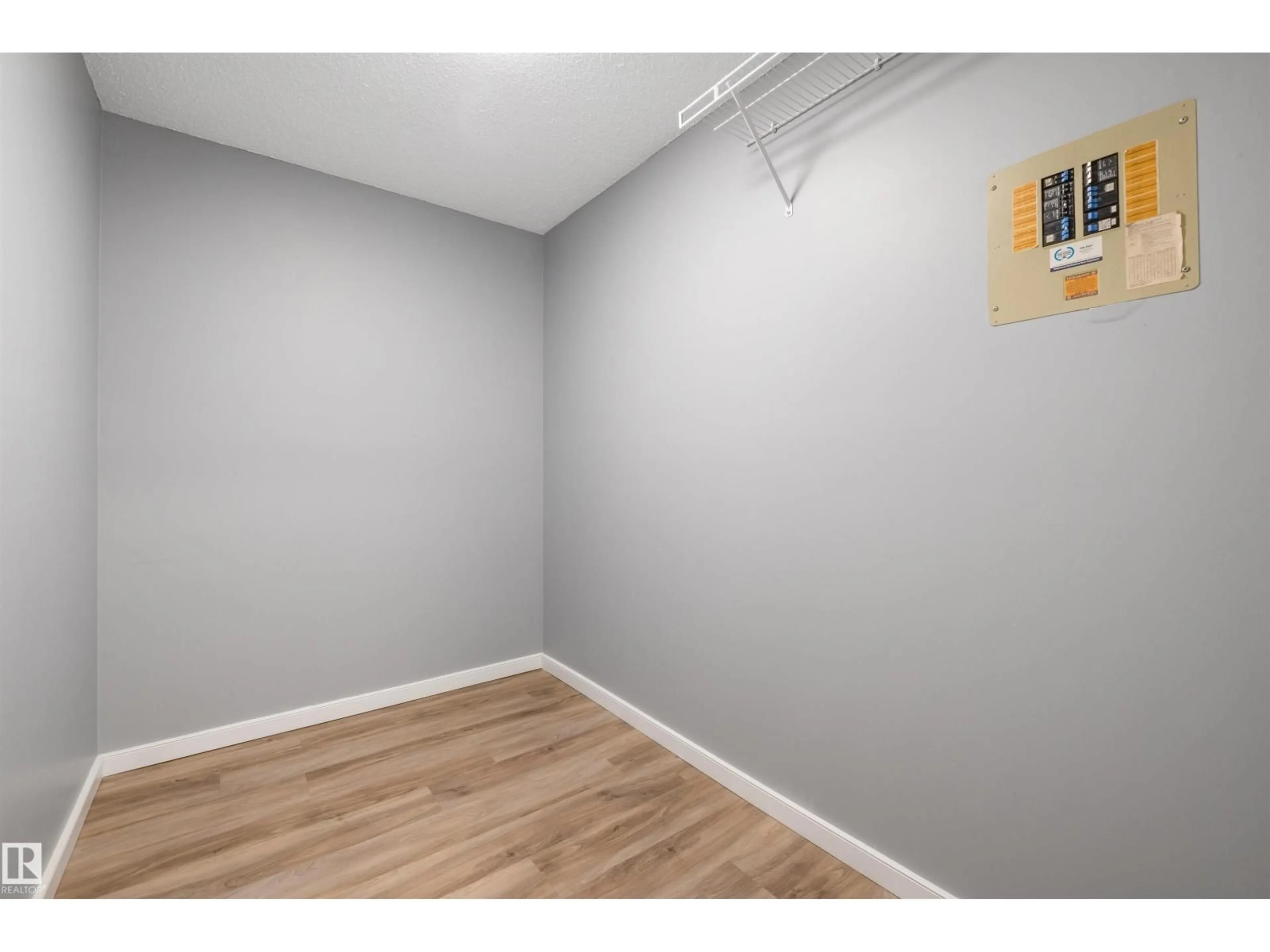 A pic of a room for #13 - 10032 113 ST, Edmonton Alberta T5K1N8