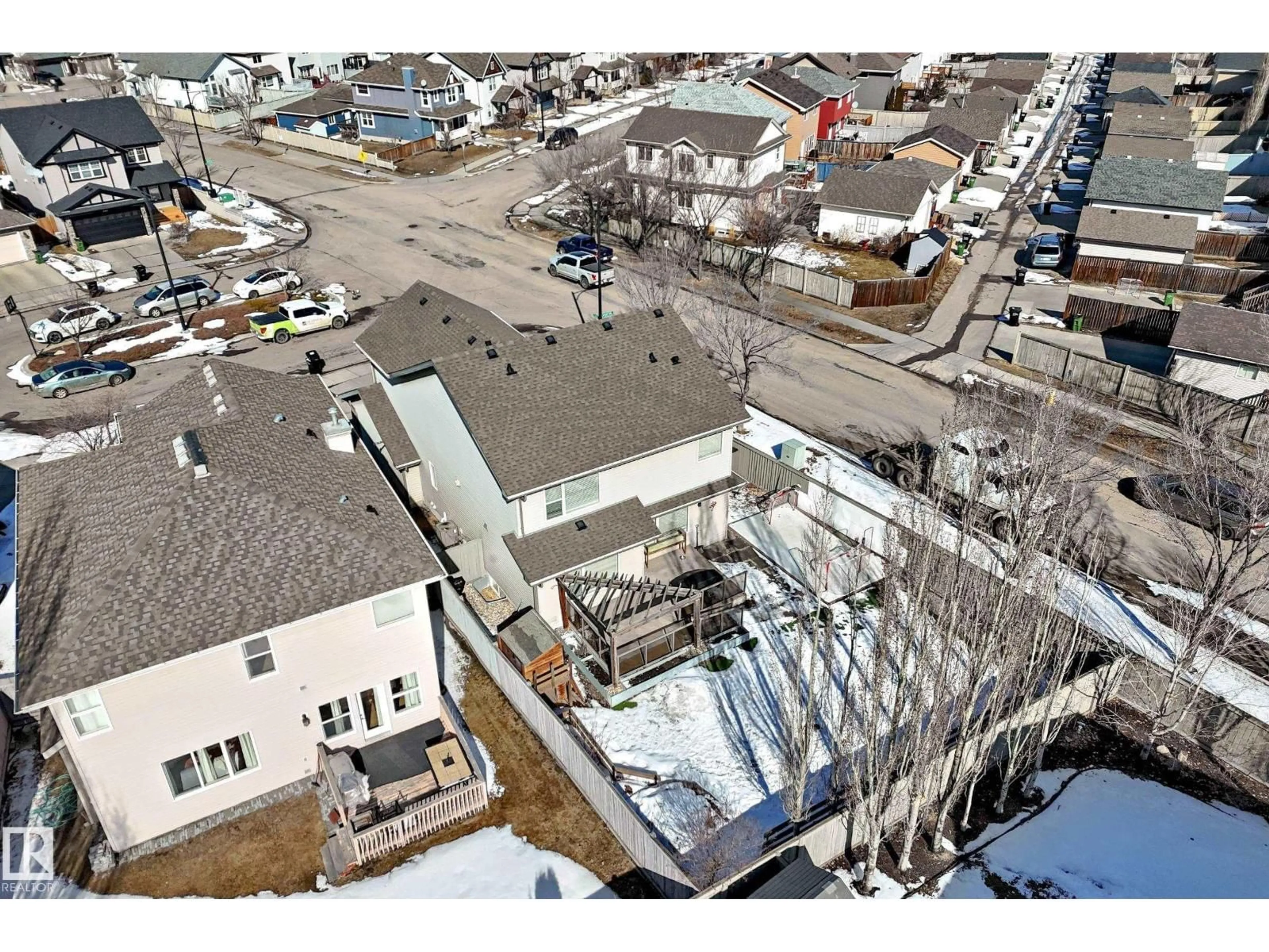 A pic from outside/outdoor area/front of a property/back of a property/a pic from drone, unknown for SW - 6303 2 AV, Edmonton Alberta T6X0B9