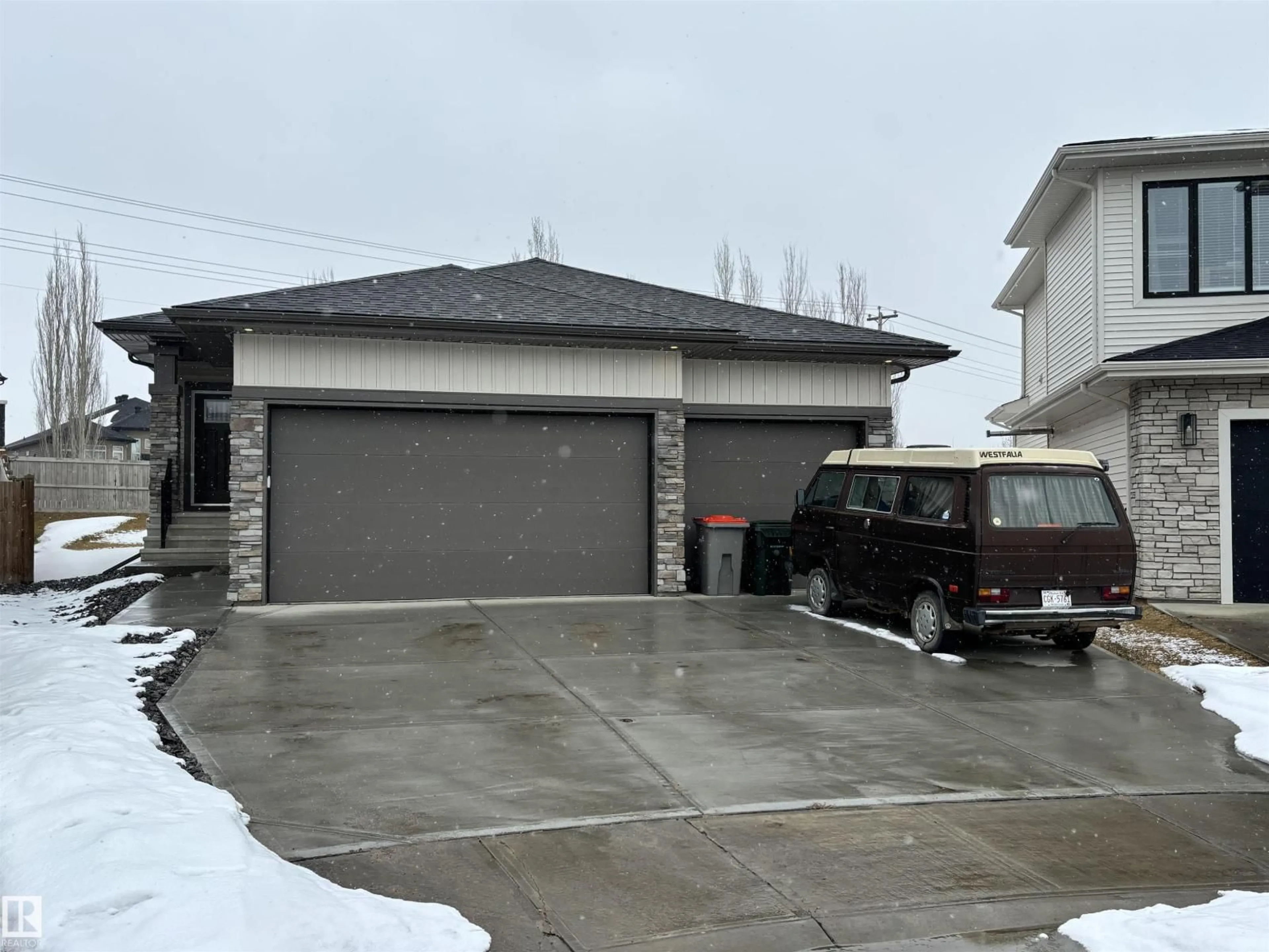 Indoor garage for 137 GRAYBRIAR DR, Stony Plain Alberta T7Z1K3