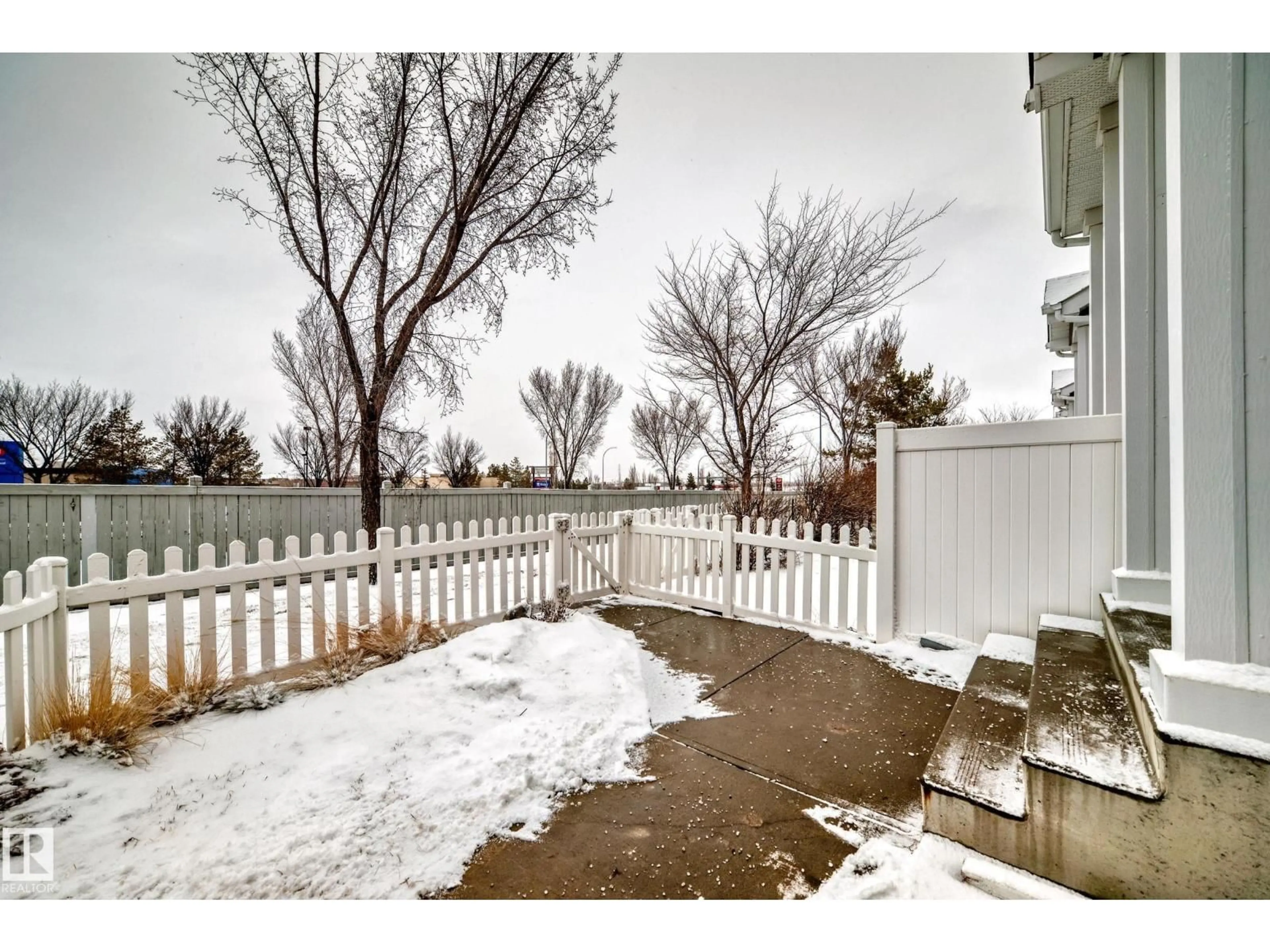 Patio, street for 177 5604 199 ST NW, Edmonton Alberta T6M2Z9