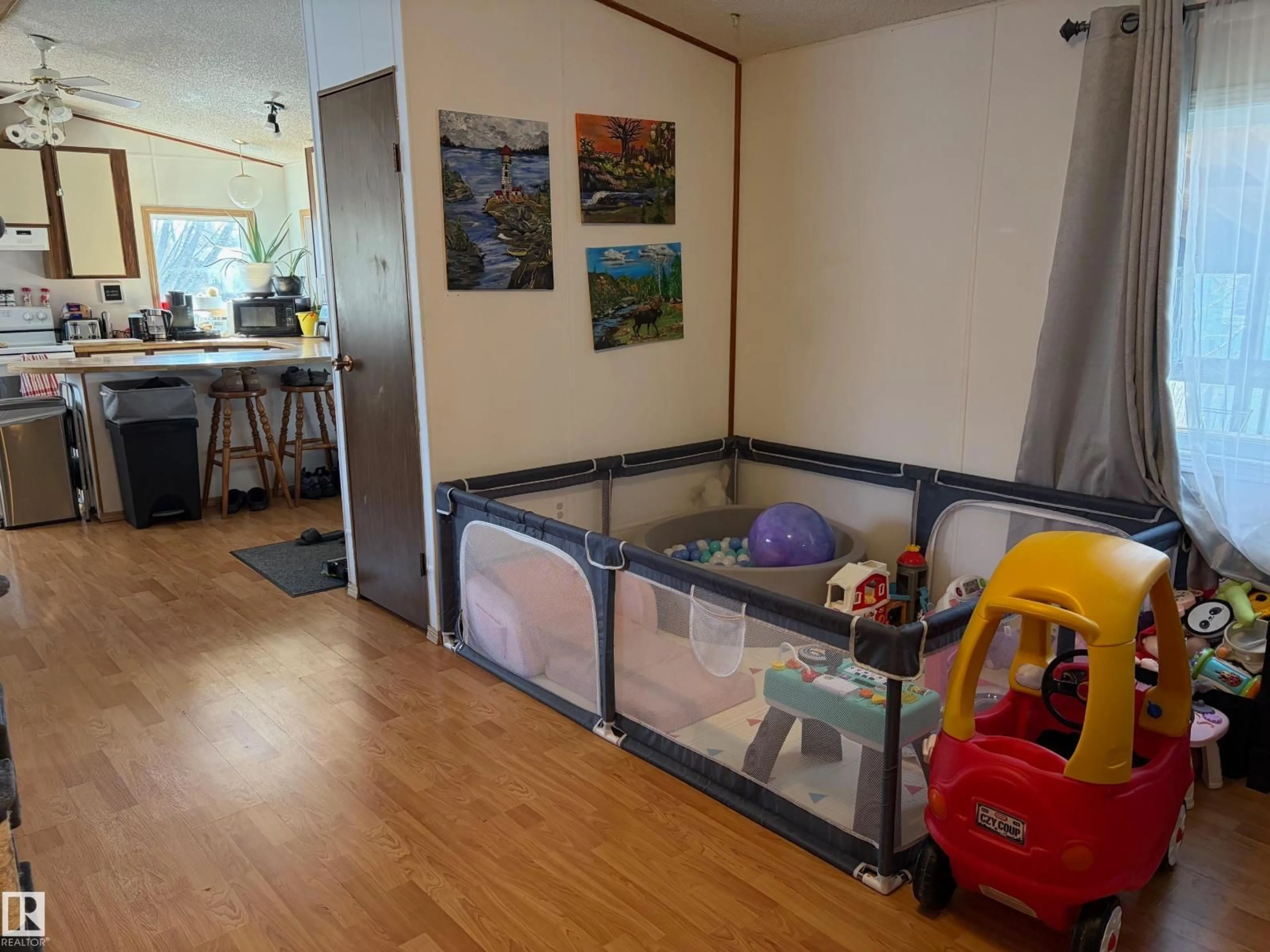 A pic of a room for 32 - 4202 45 ST, Wetaskiwin Alberta T9A2L3