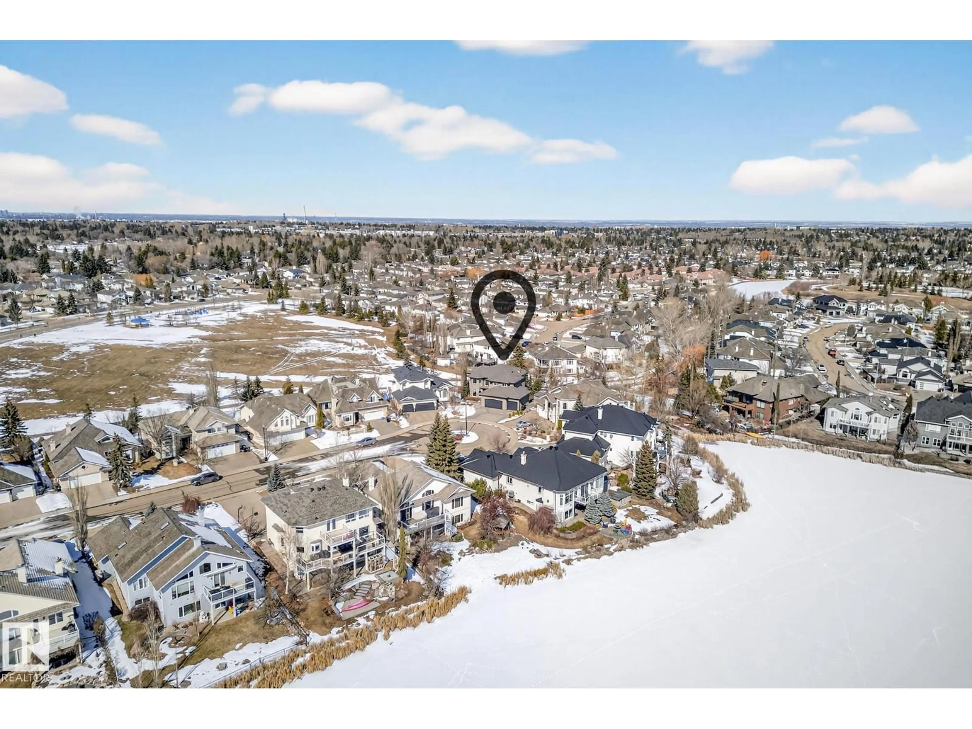 A pic from outside/outdoor area/front of a property/back of a property/a pic from drone, unknown for 291 NOTTINGHAM CV, Sherwood Park Alberta T8A5X5