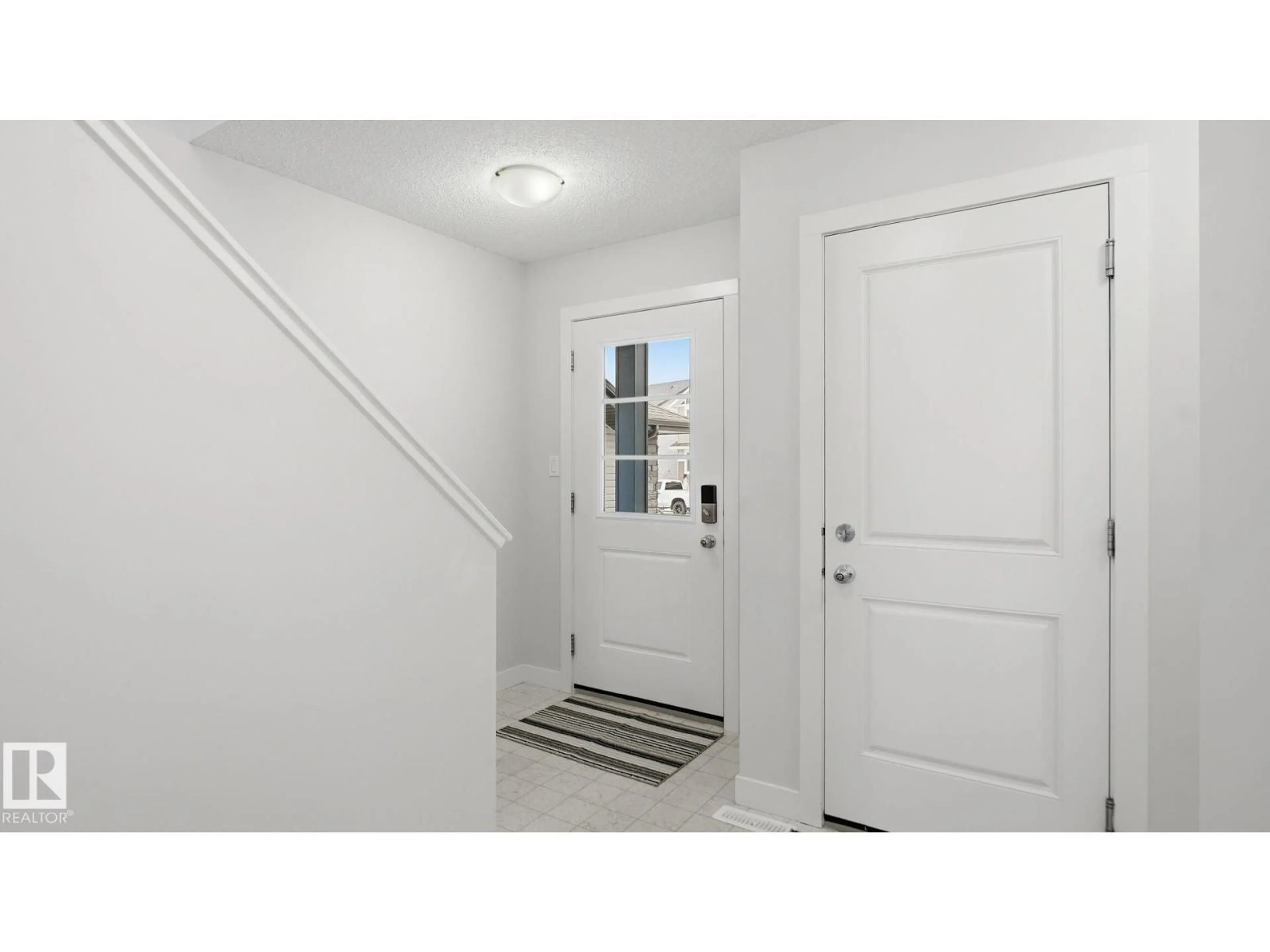 Indoor entryway for 123 HARVEST RIDGE DR, Spruce Grove Alberta T7X0X3