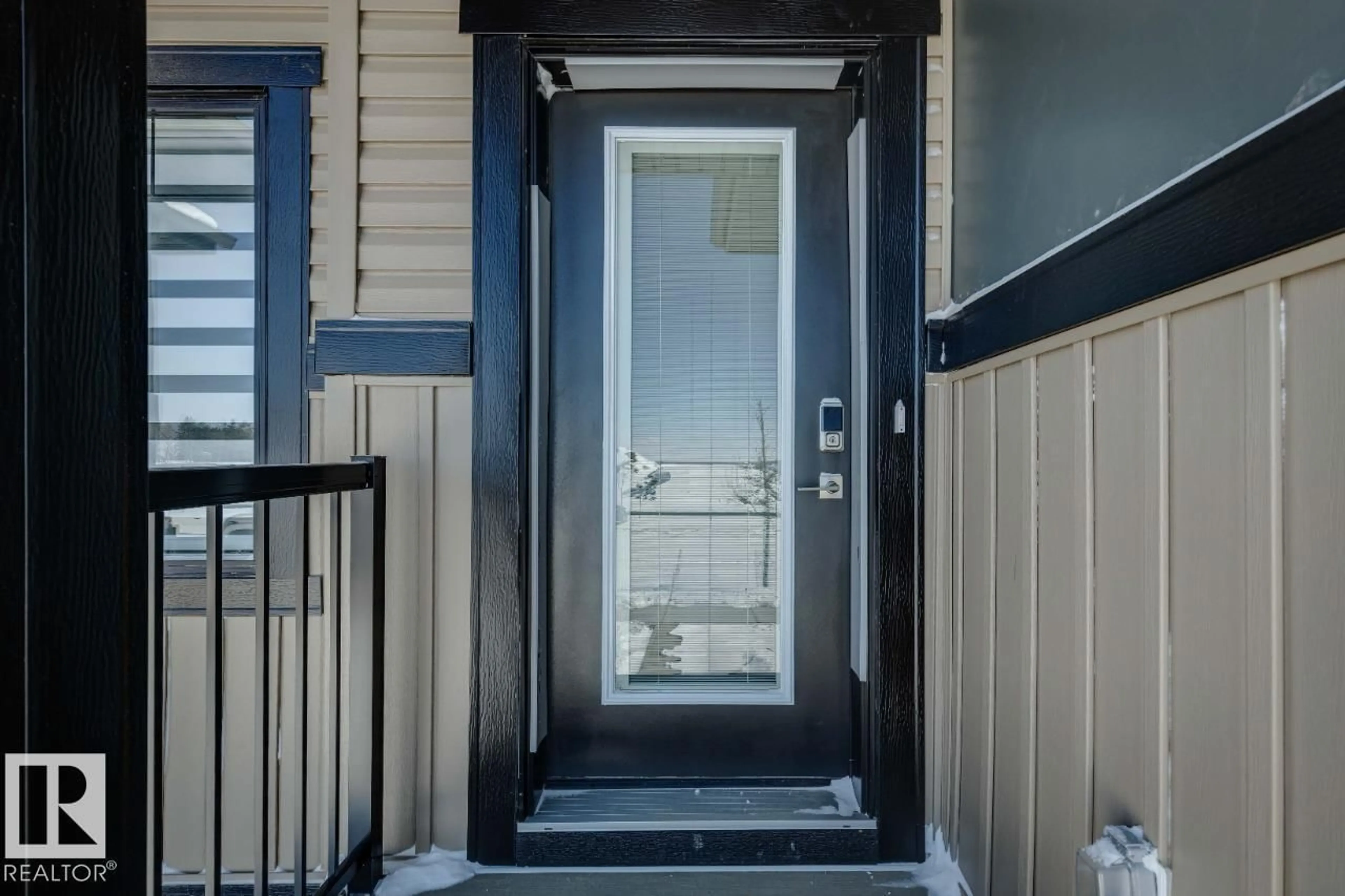 Indoor entryway for 306 HAWTHORN WY, Leduc Alberta T9E0K1