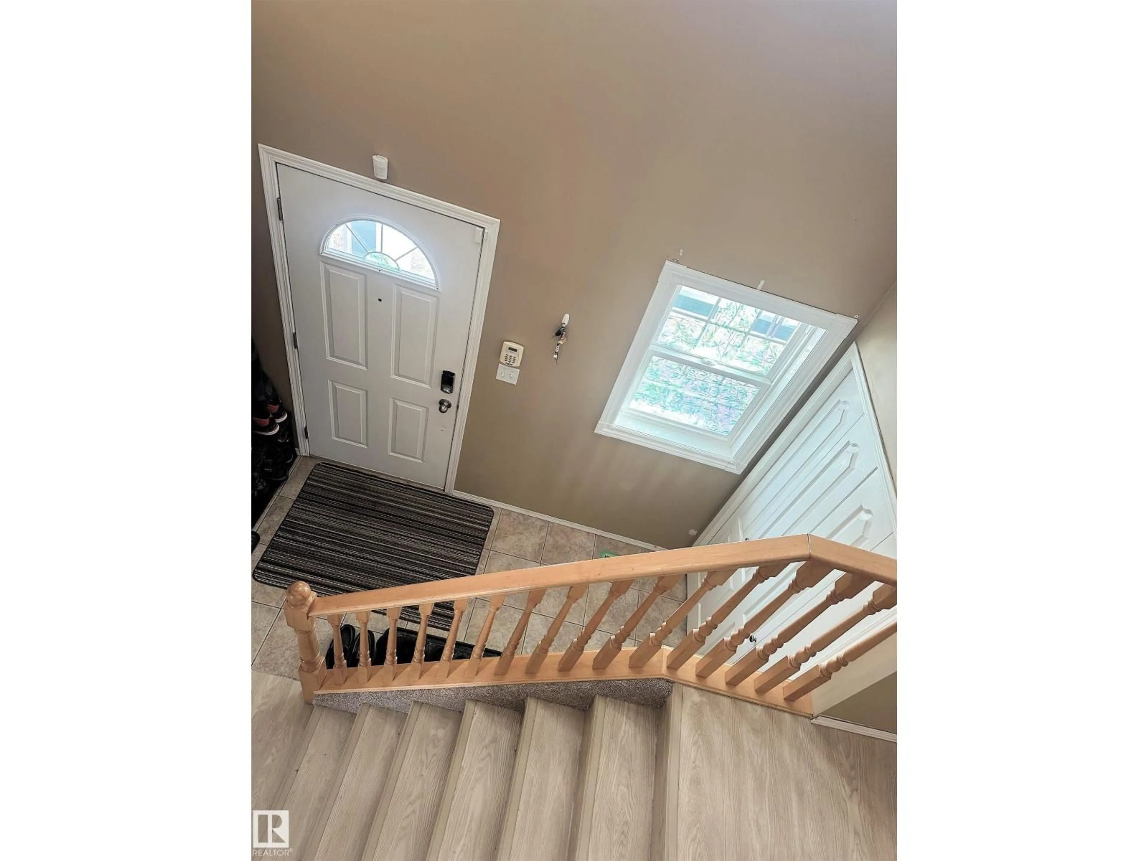 Unknown for NW - 1750 TOMLINSON CM, Edmonton Alberta T6R2W5