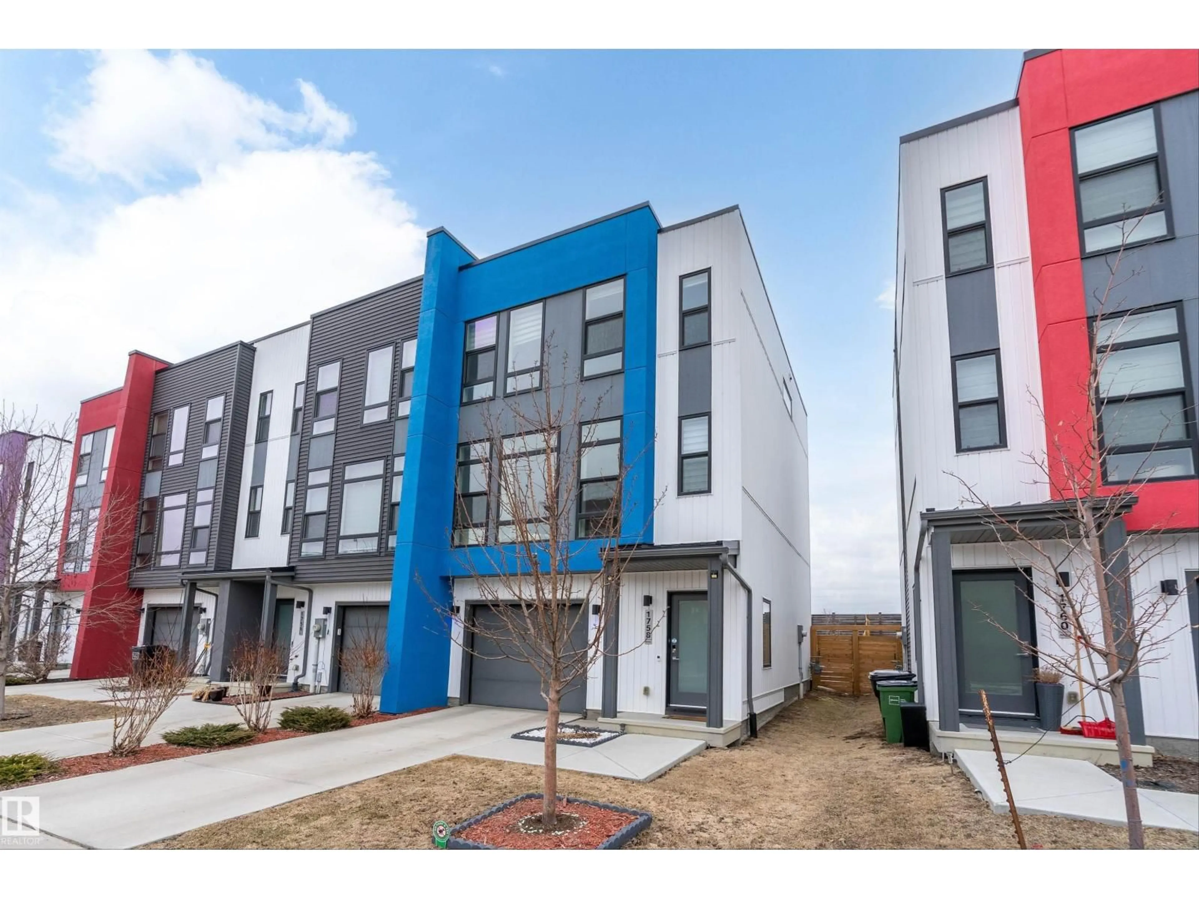 A pic from outside/outdoor area/front of a property/back of a property/a pic from drone, street for 1758 KEENE CR, Edmonton Alberta T6W3W3