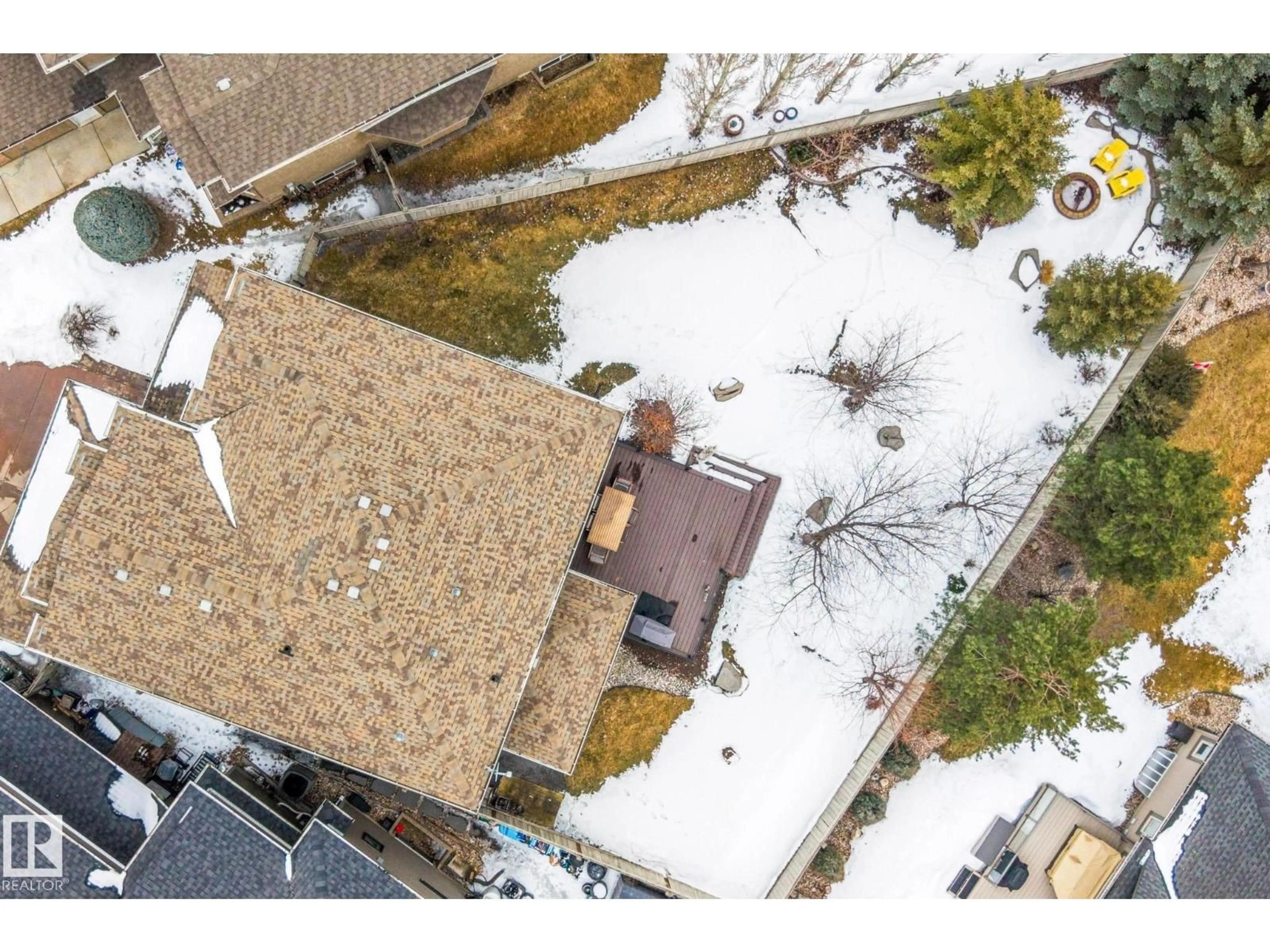 A pic from outside/outdoor area/front of a property/back of a property/a pic from drone, street for 6011 MAYNARD WY, Edmonton Alberta T6R0P7
