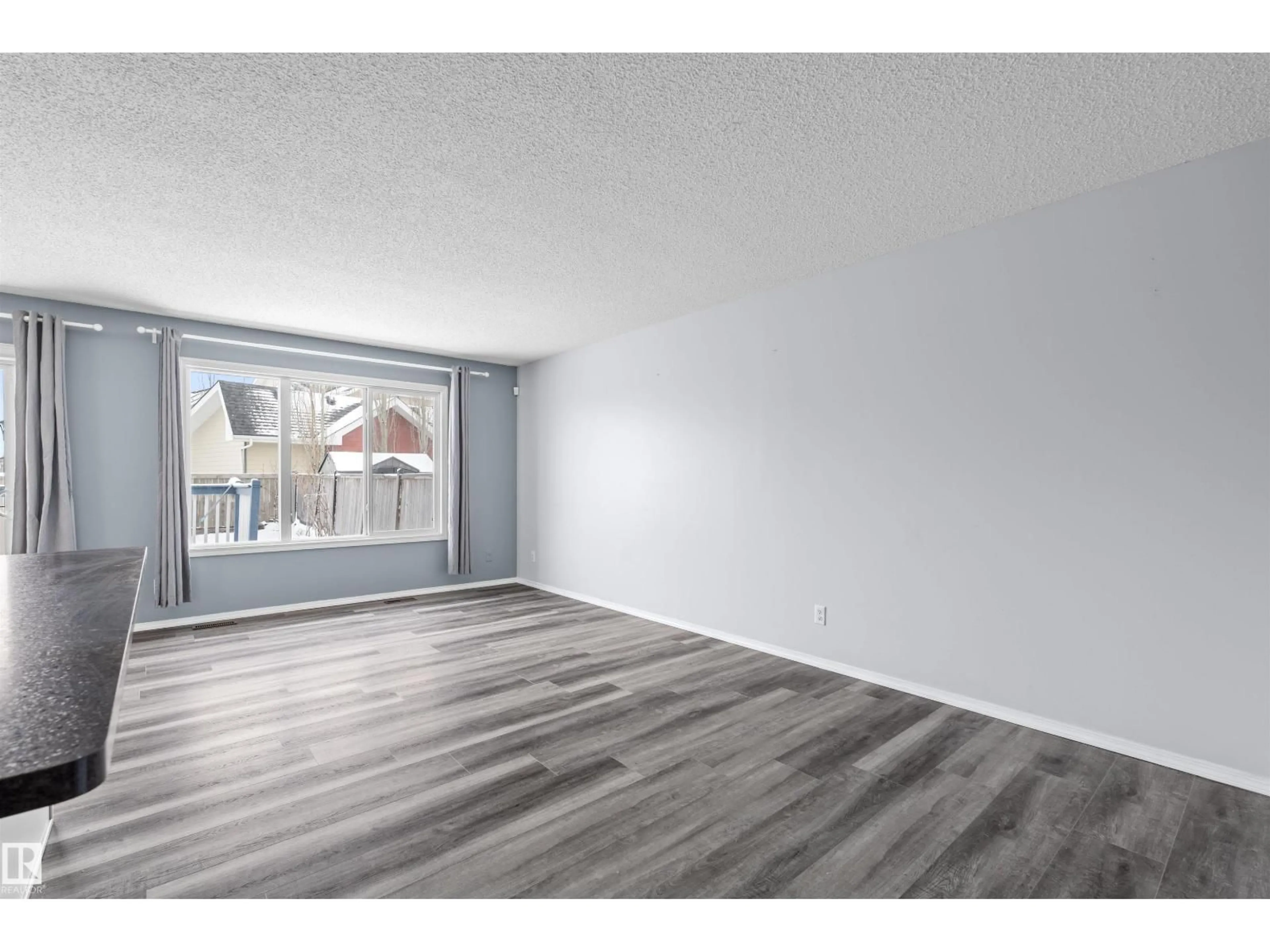A pic of a room for 11542 18A AV, Edmonton Alberta T6W2E6