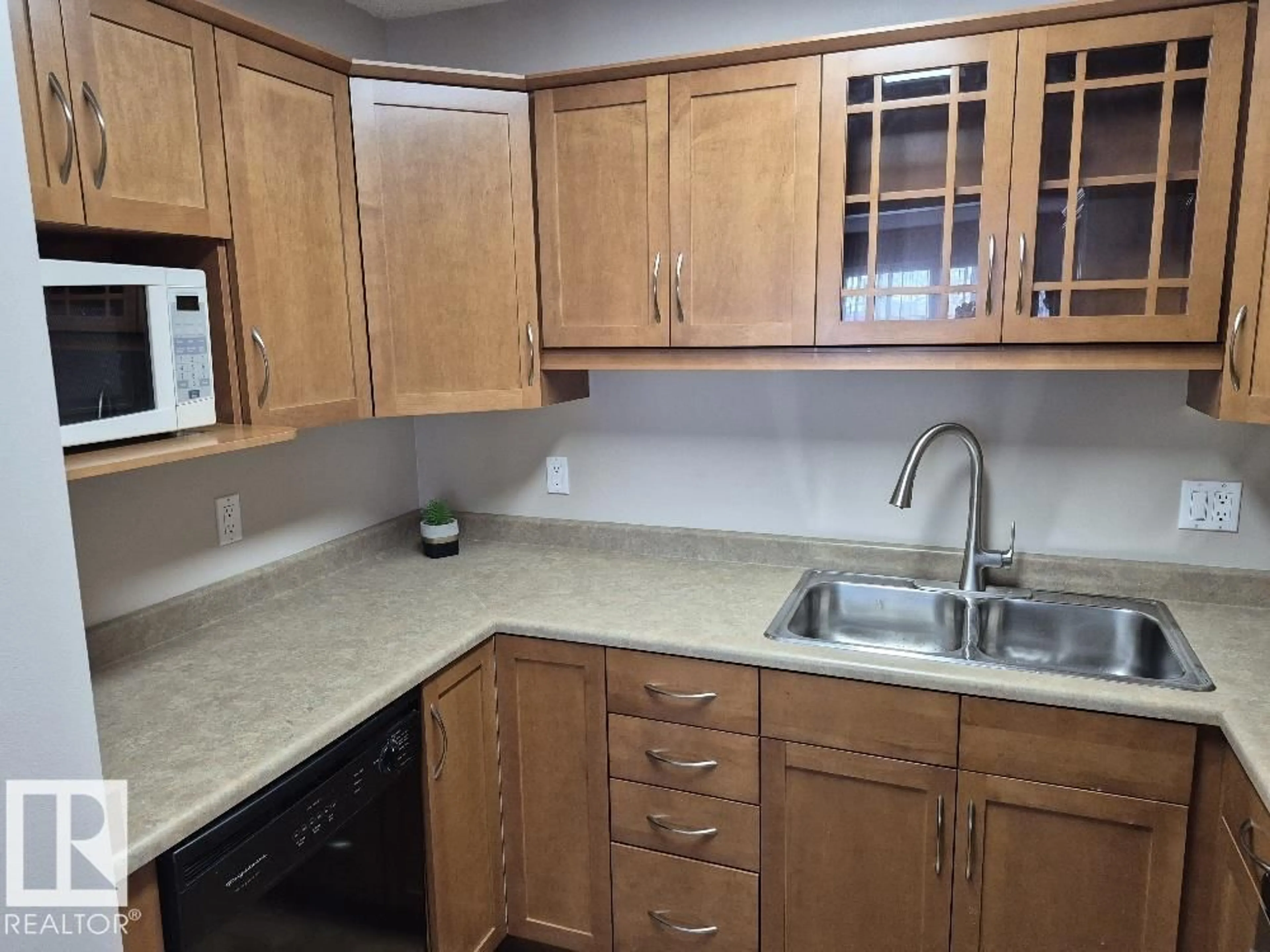 Standard kitchen, unknown for #402 - 9323 105 AVE, Edmonton Alberta T5H0J7