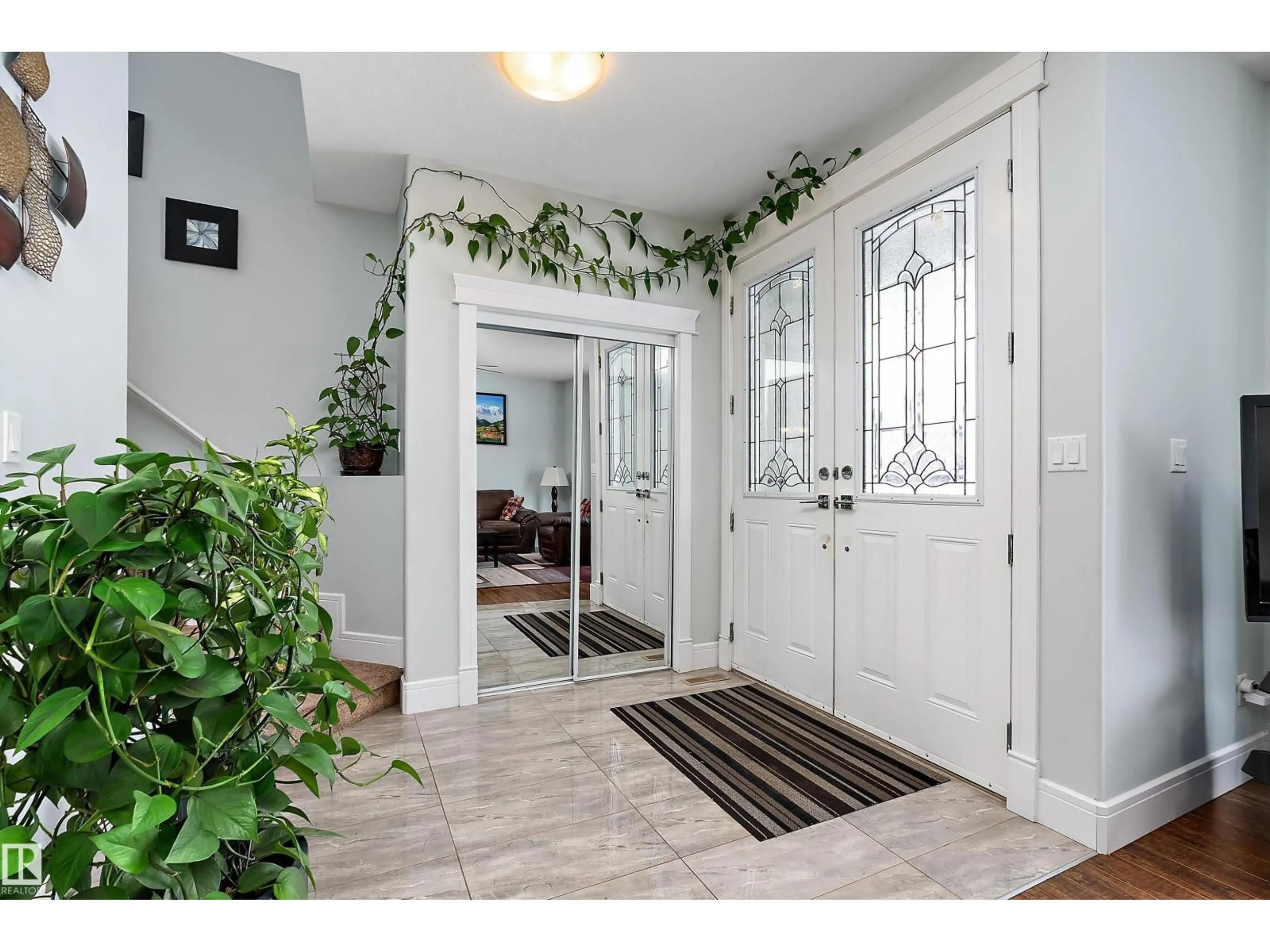 Indoor entryway for 598 TAMARACK RD, Edmonton Alberta T6T0M8