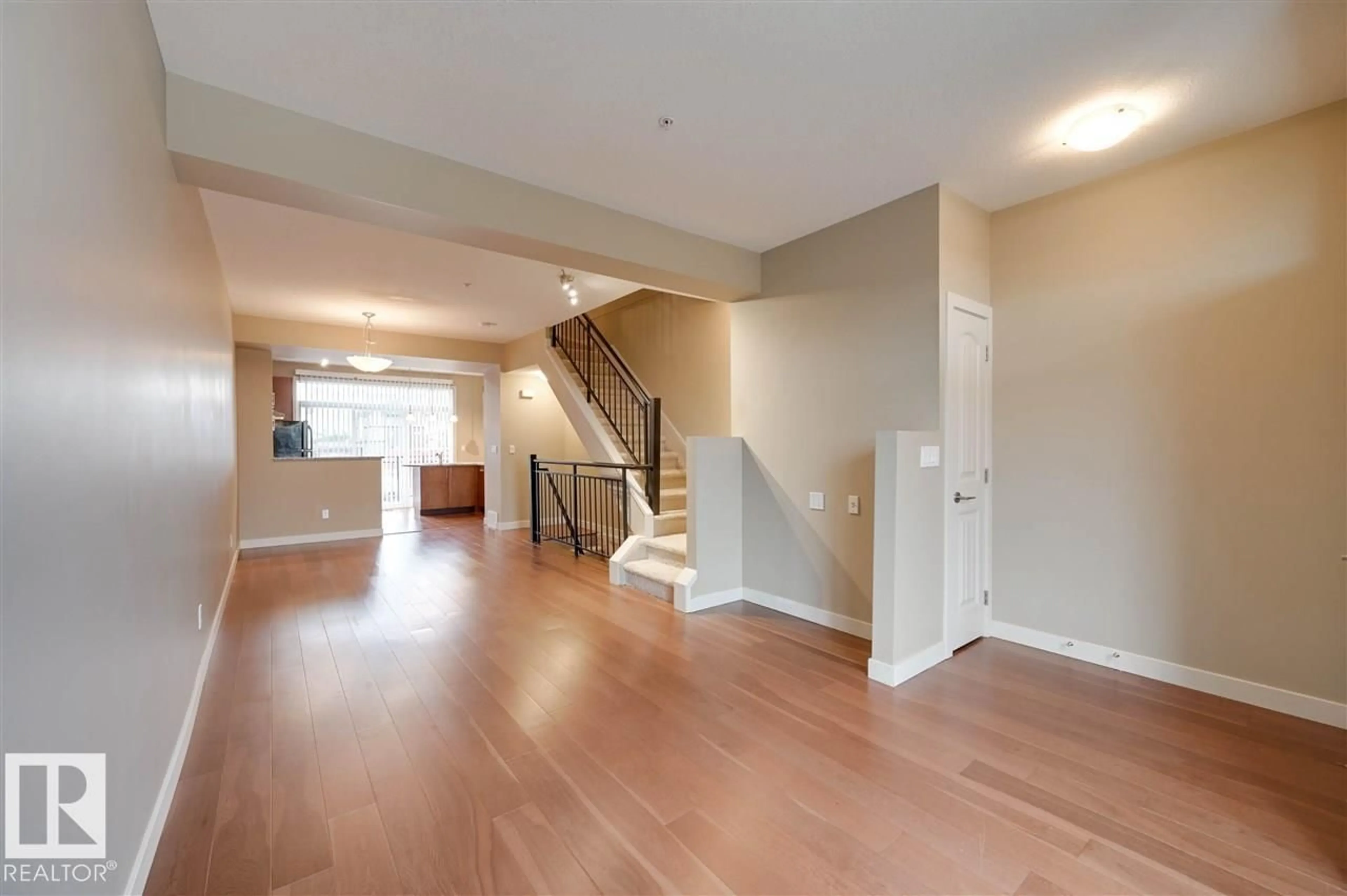Indoor foyer for 1647 CUNNINGHAM WY, Edmonton Alberta T6W0V8